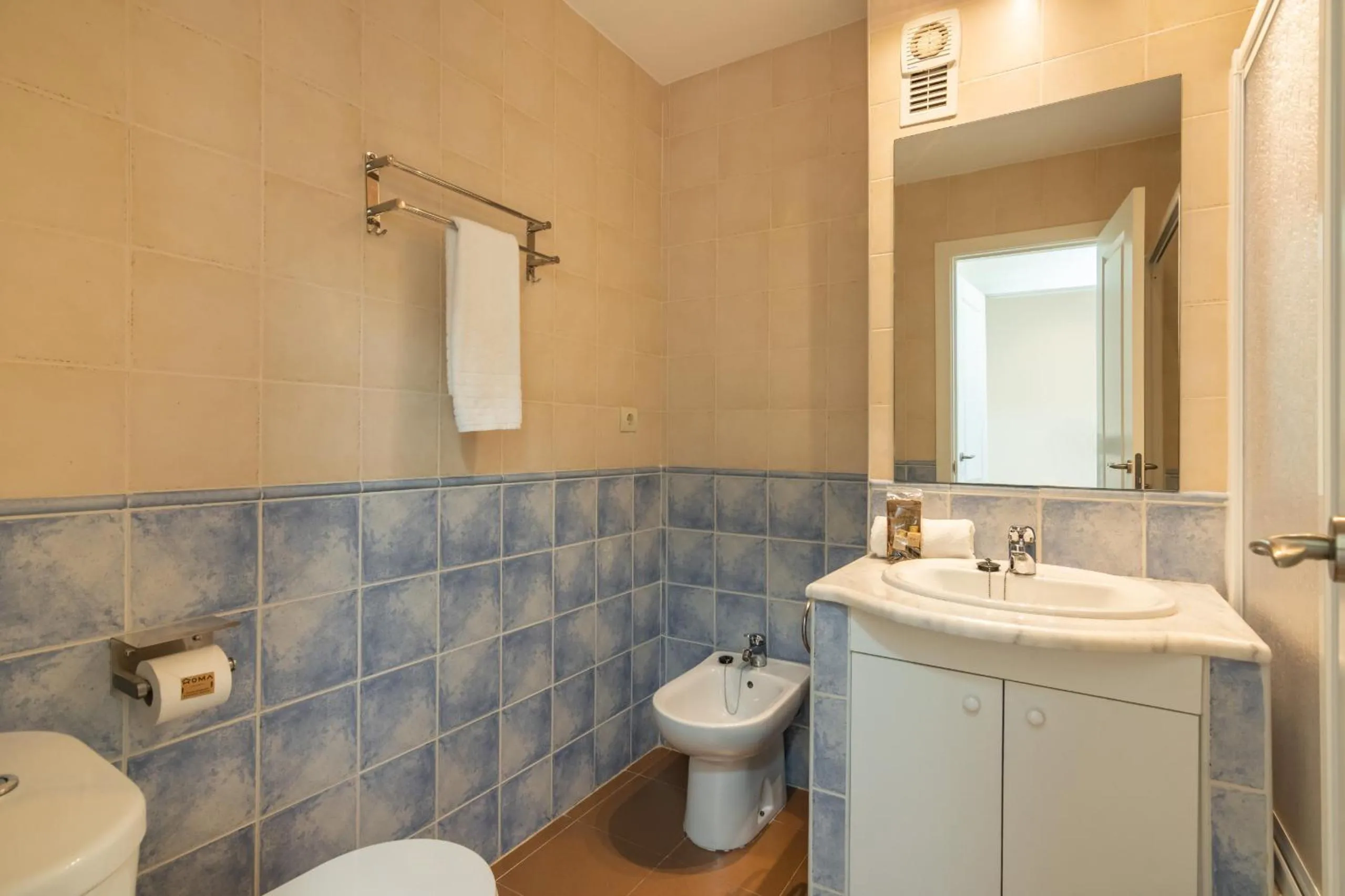 Bathroom in Albatros Golf I by Ĥ