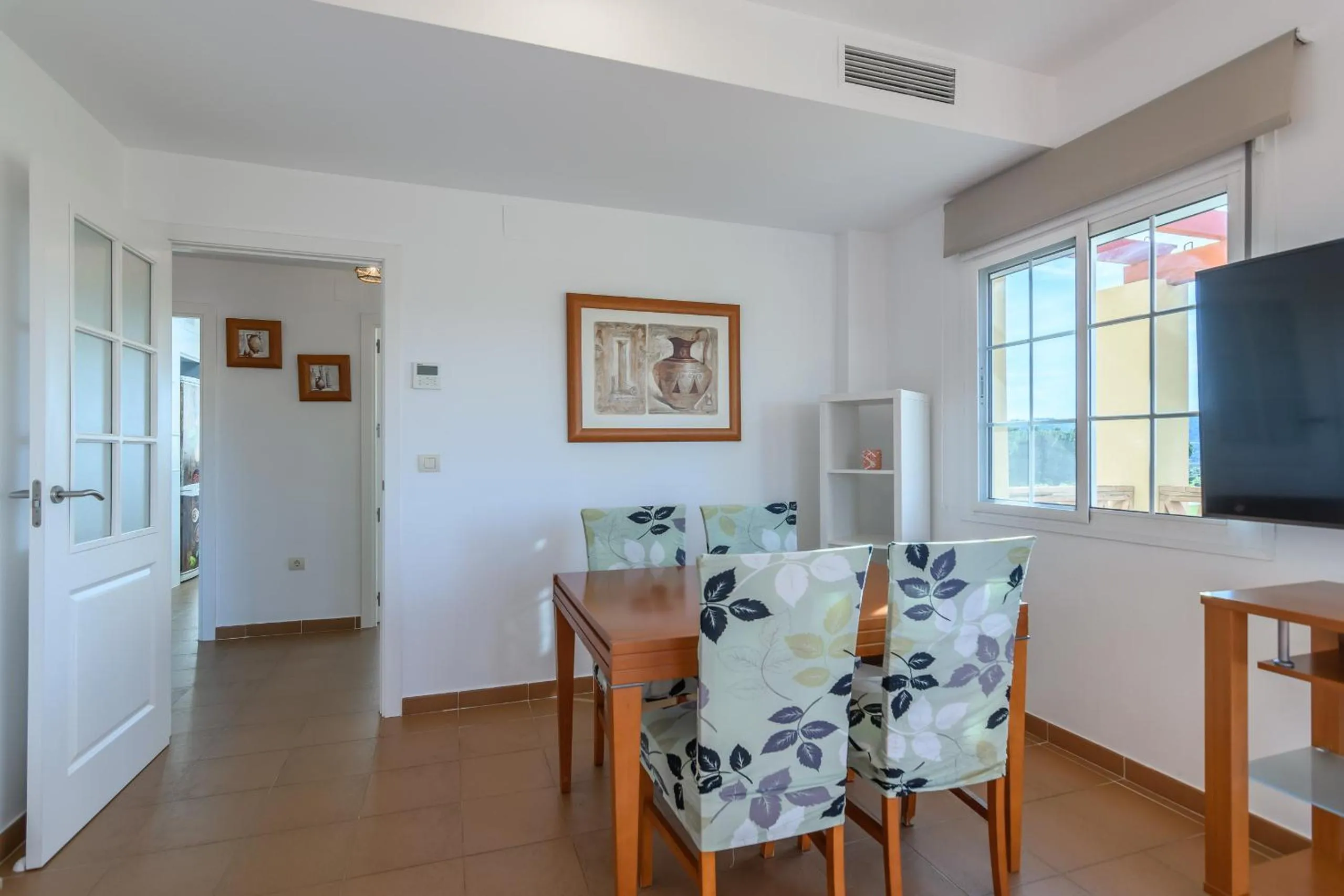 Dining area in Albatros Golf I by Ĥ