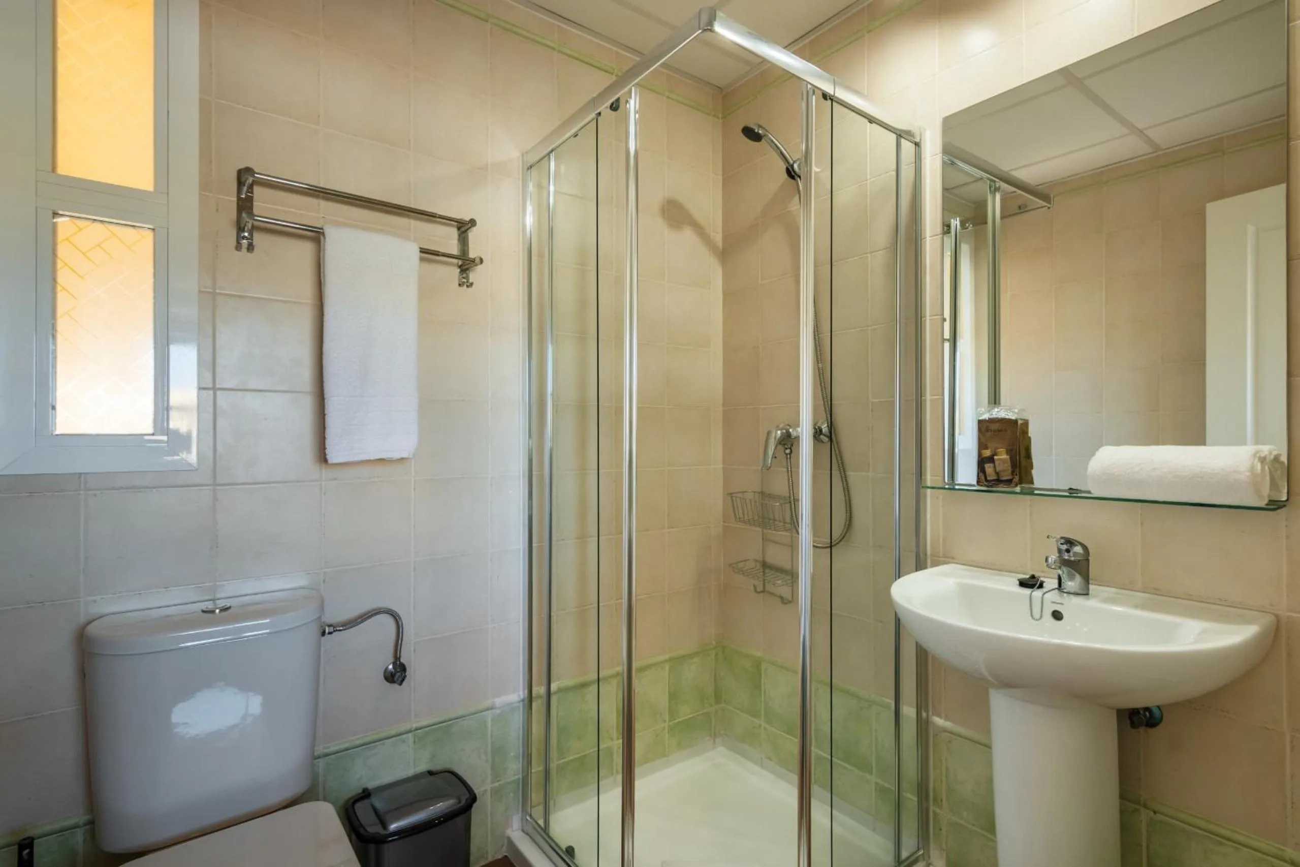 Bathroom in Albatros Golf I by Ĥ
