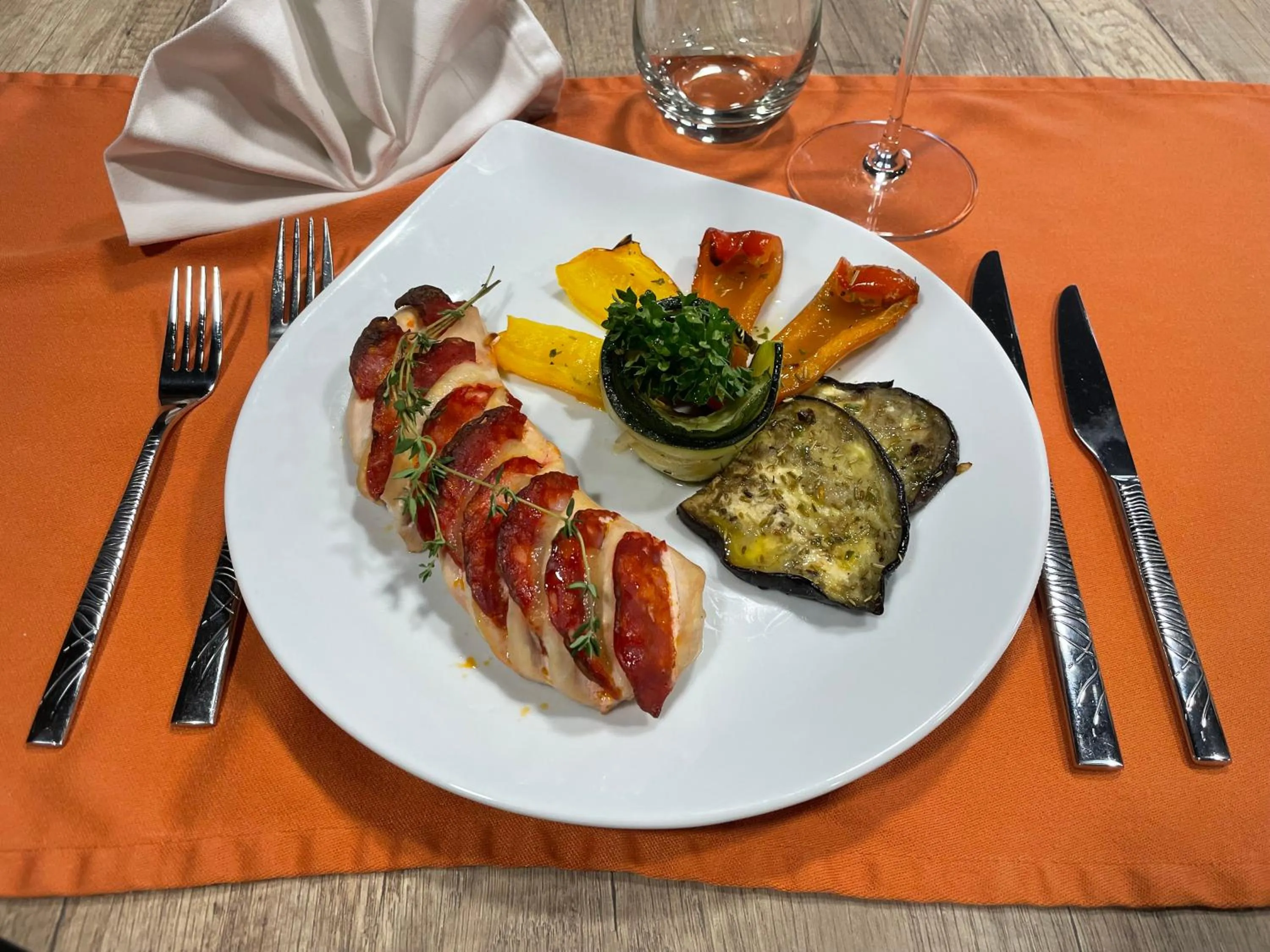 Restaurant/places to eat in Hôtel & Spa du Tremplin