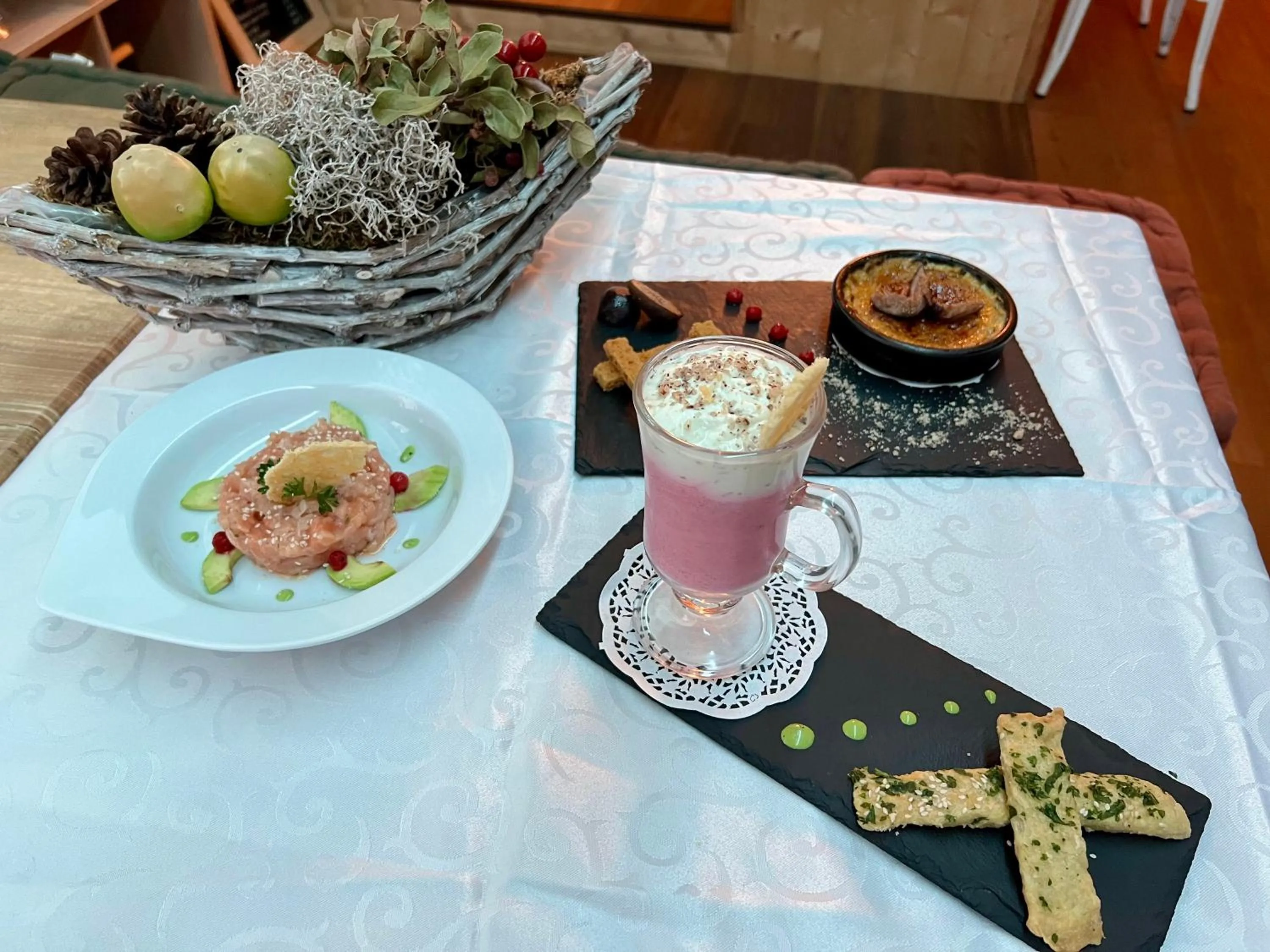 Restaurant/places to eat, Food in Hôtel & Spa du Tremplin