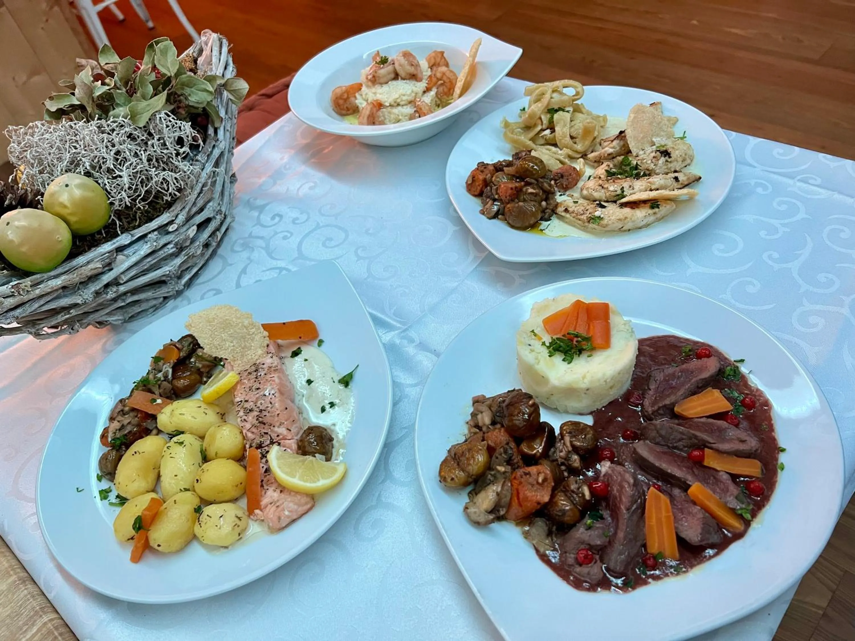 Restaurant/places to eat in Hôtel & Spa du Tremplin