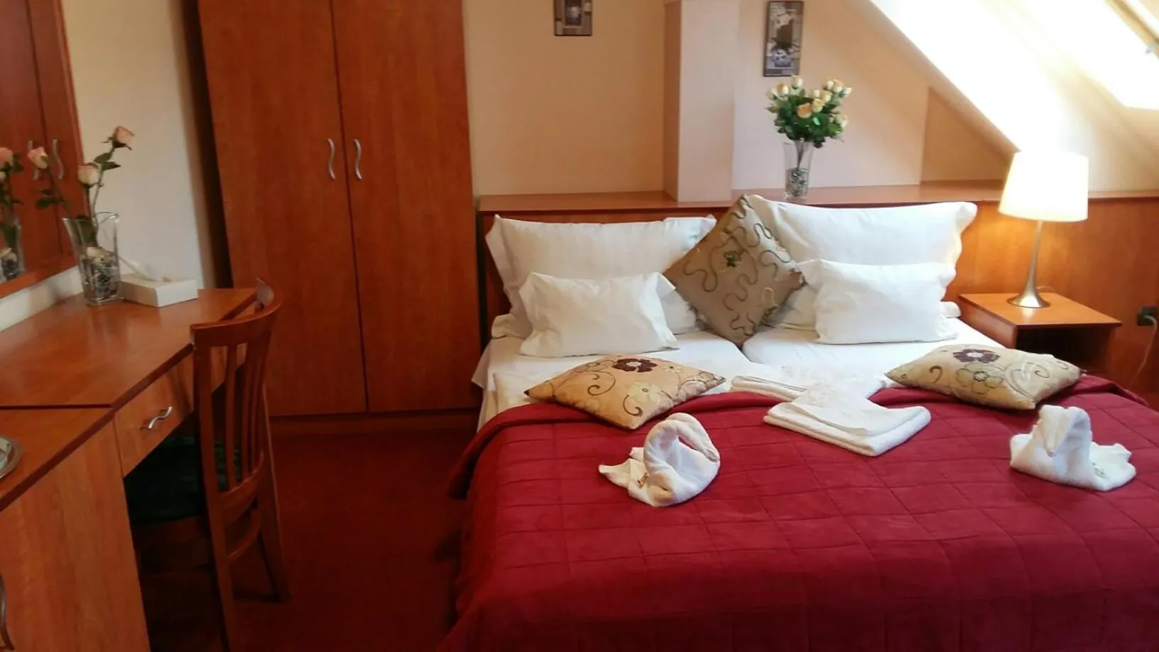 Photo of the whole room, Bed in Hotel Isabell Győr