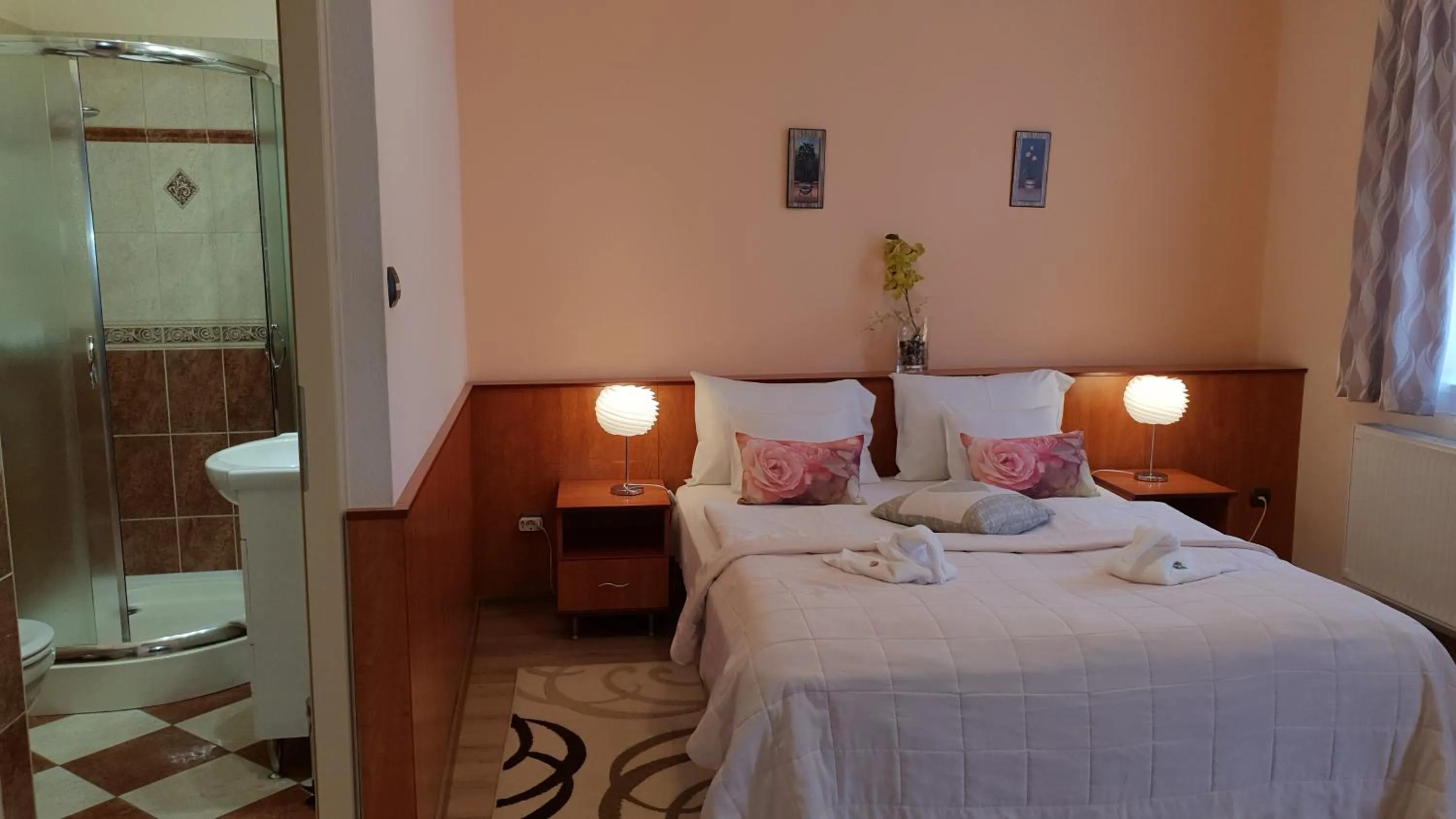 Bed in Hotel Isabell Győr