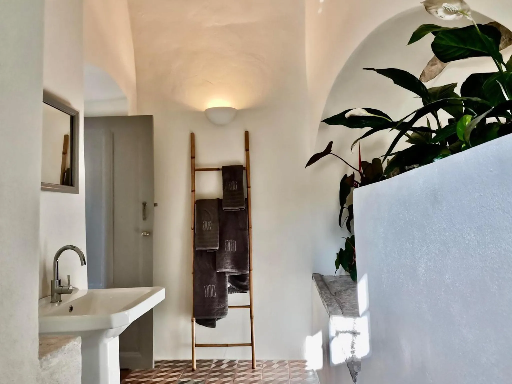Bathroom in 1900 Hotel
