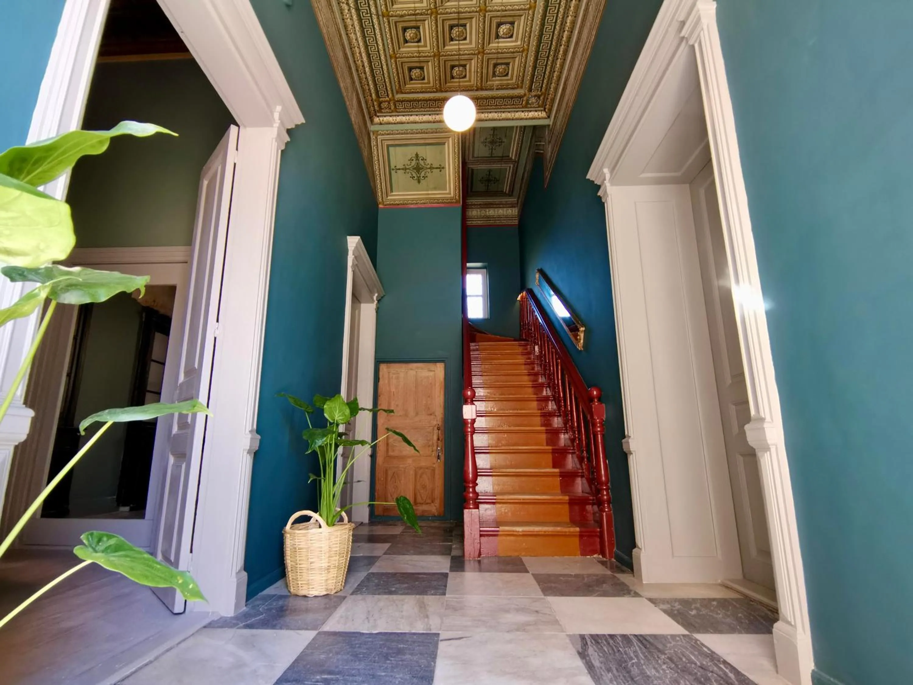 Property building in 1900 Hotel