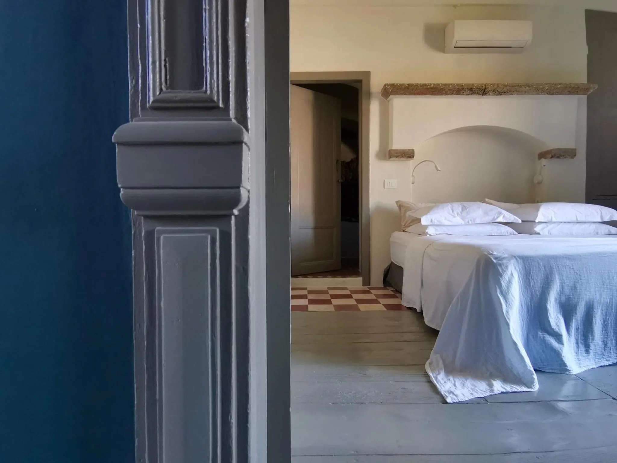 Bedroom, Bed in 1900 Hotel