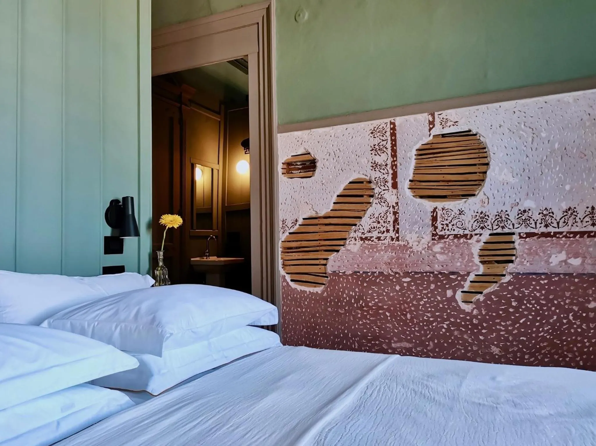 Decorative detail, Bed in 1900 Hotel