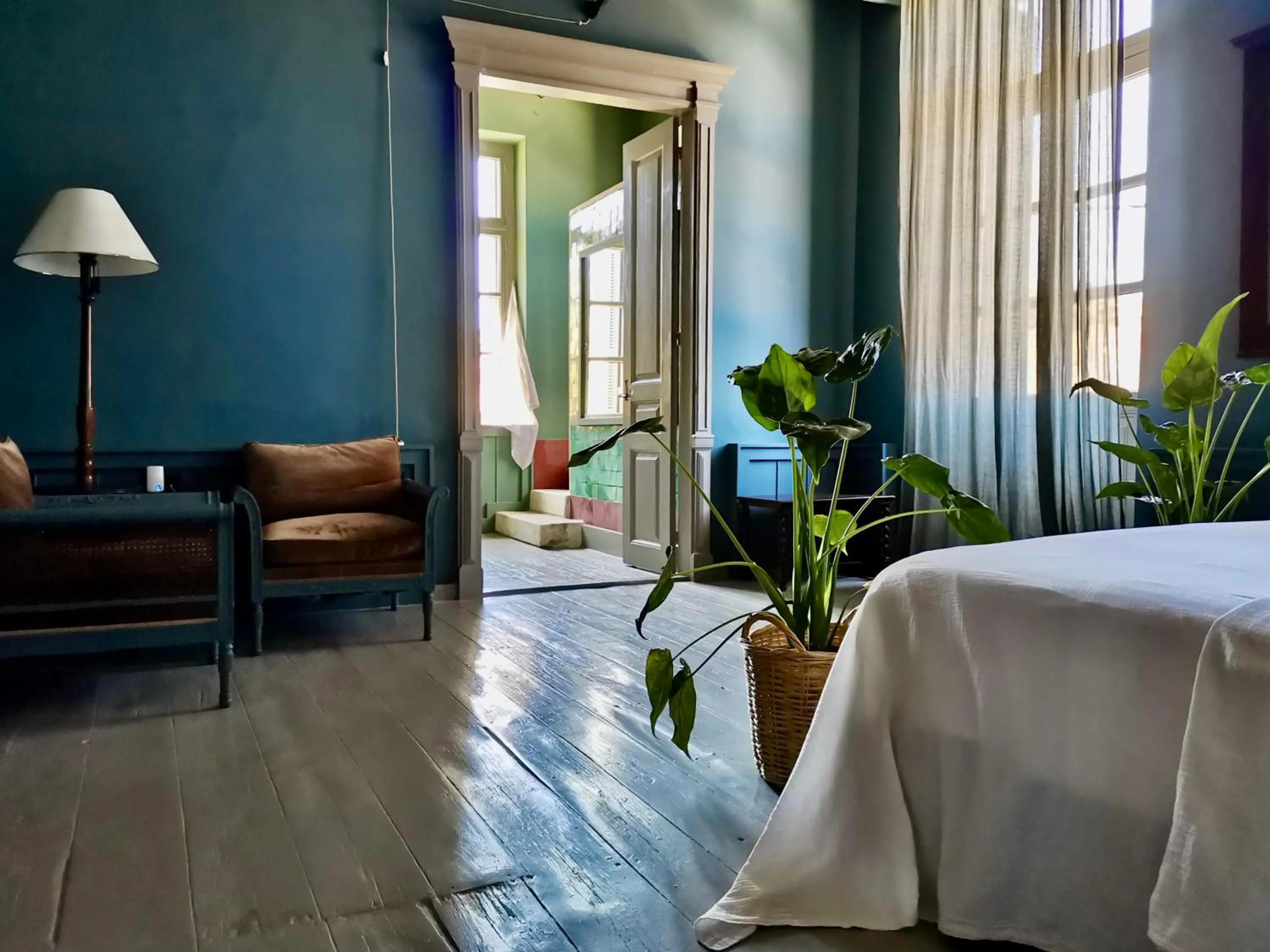 Photo of the whole room, Bed in 1900 Hotel