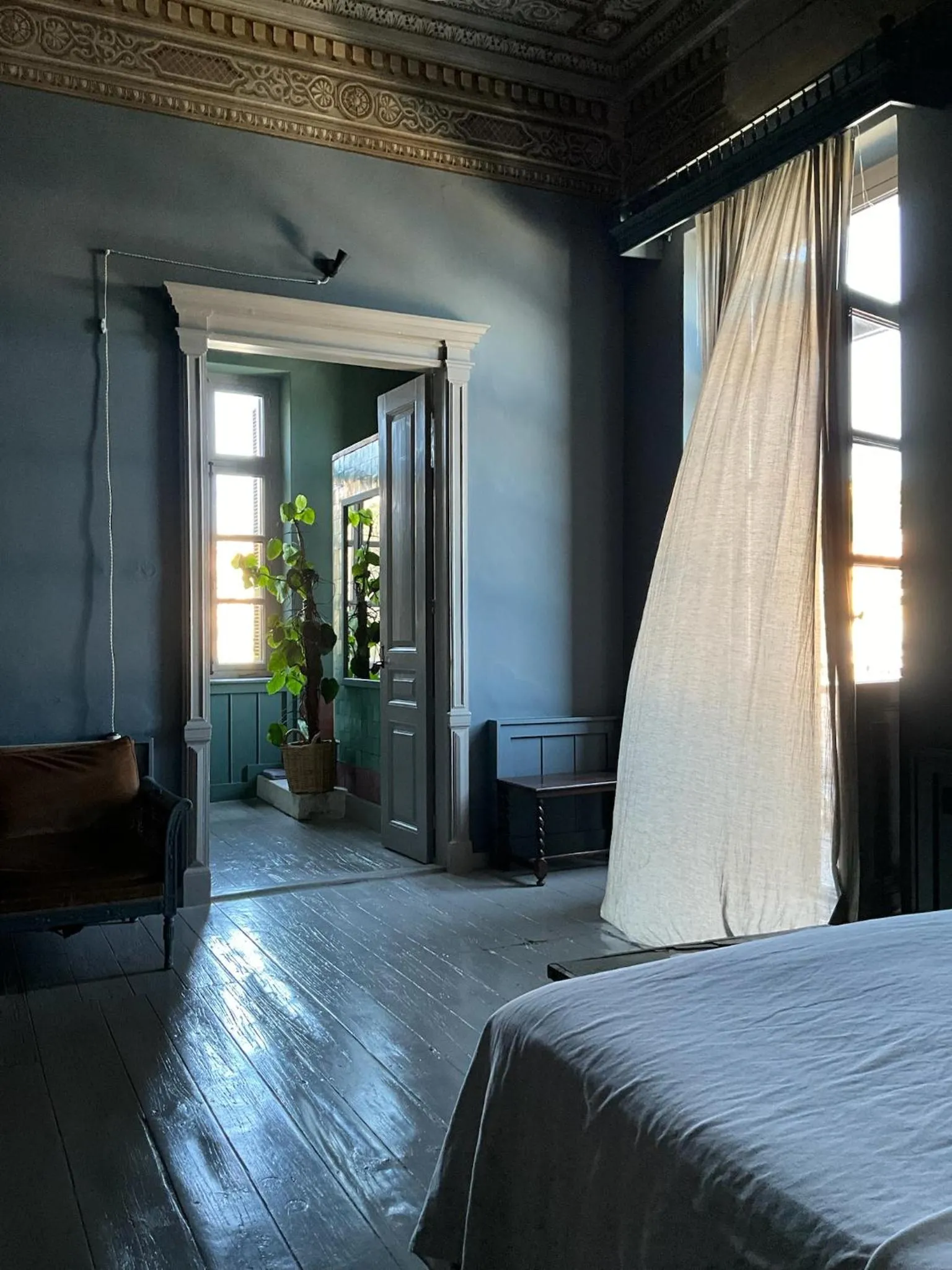 Bathroom, Bed in 1900 Hotel