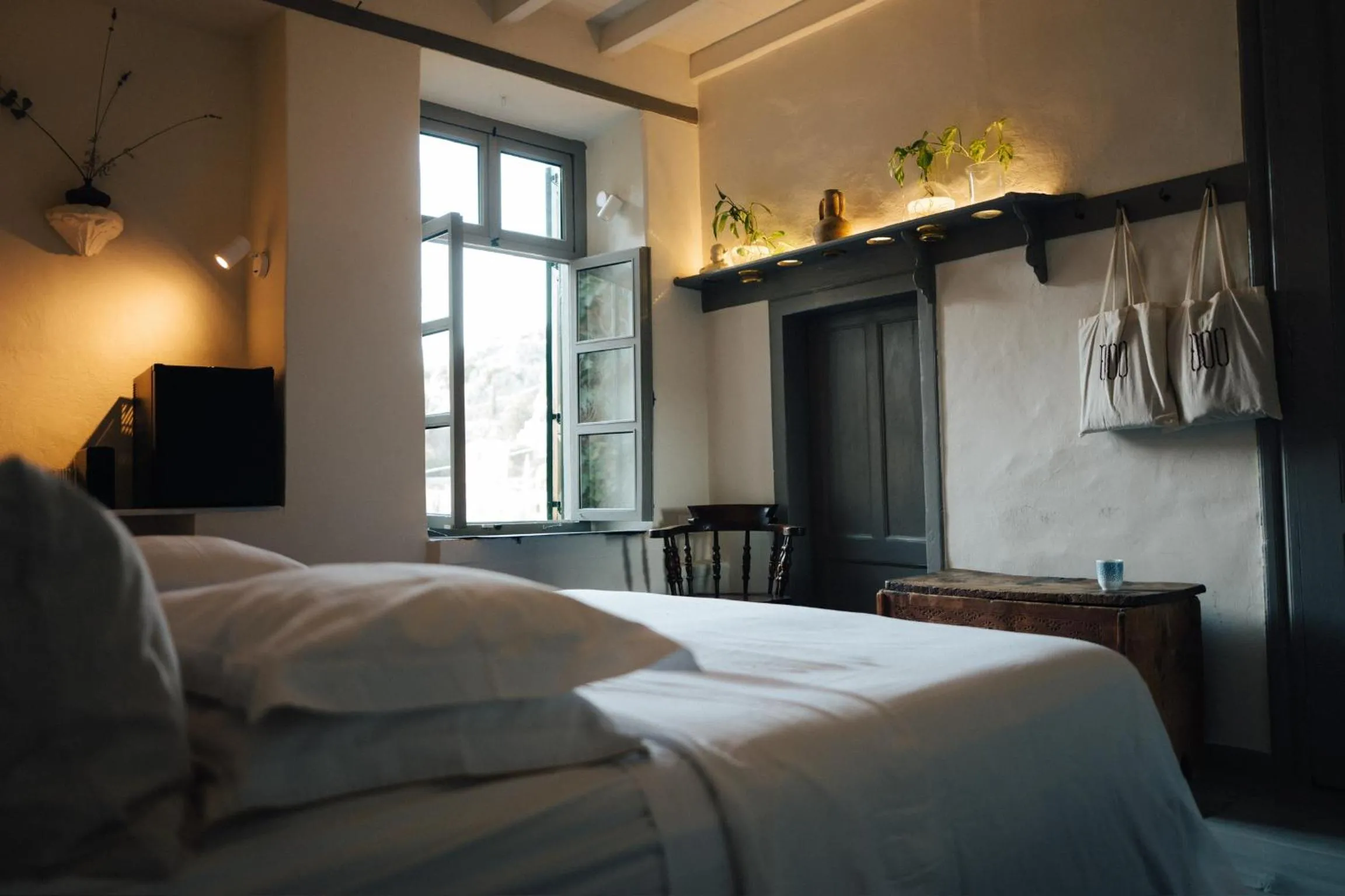 Bed in 1900 Hotel