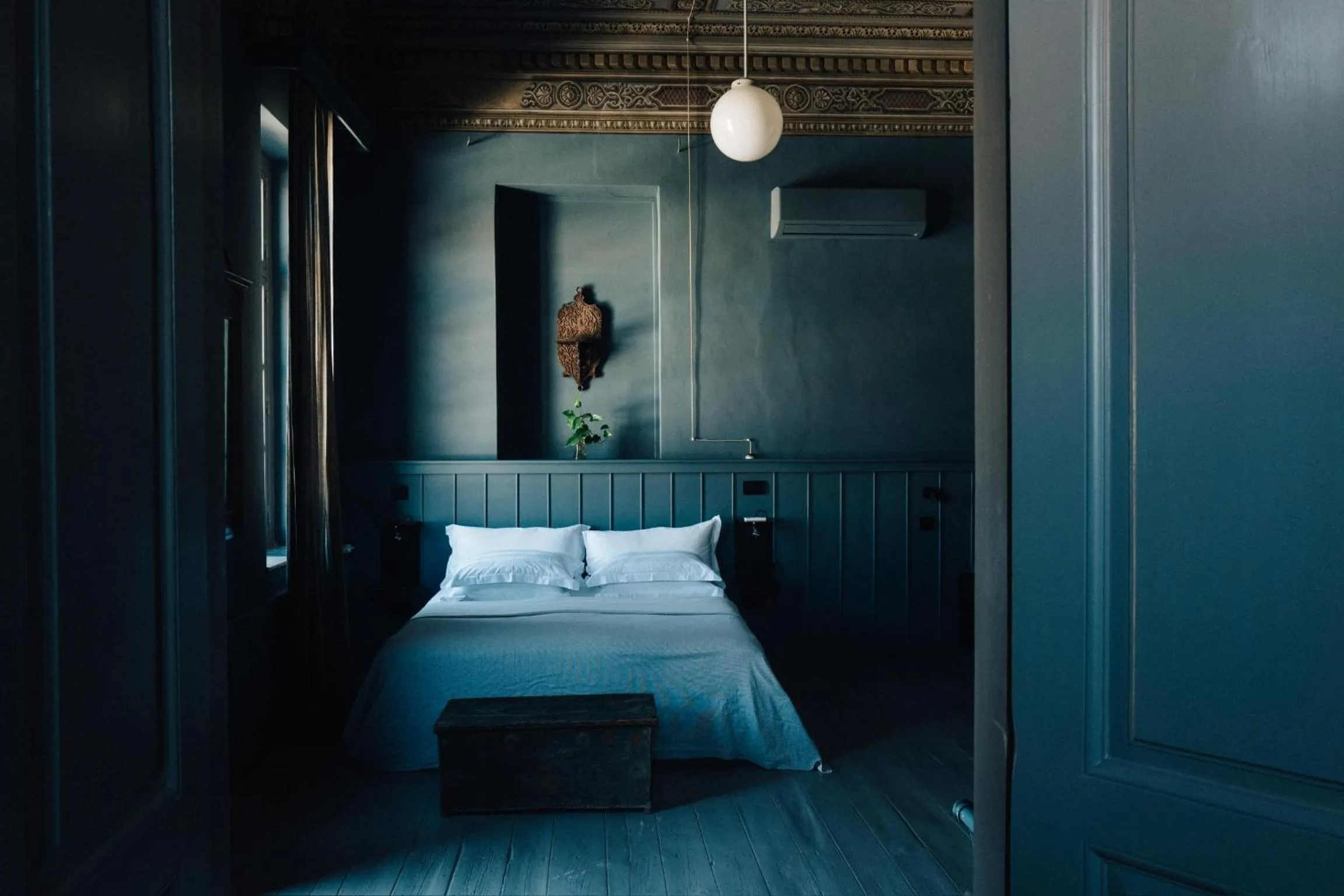 Bedroom, Bed in 1900 Hotel