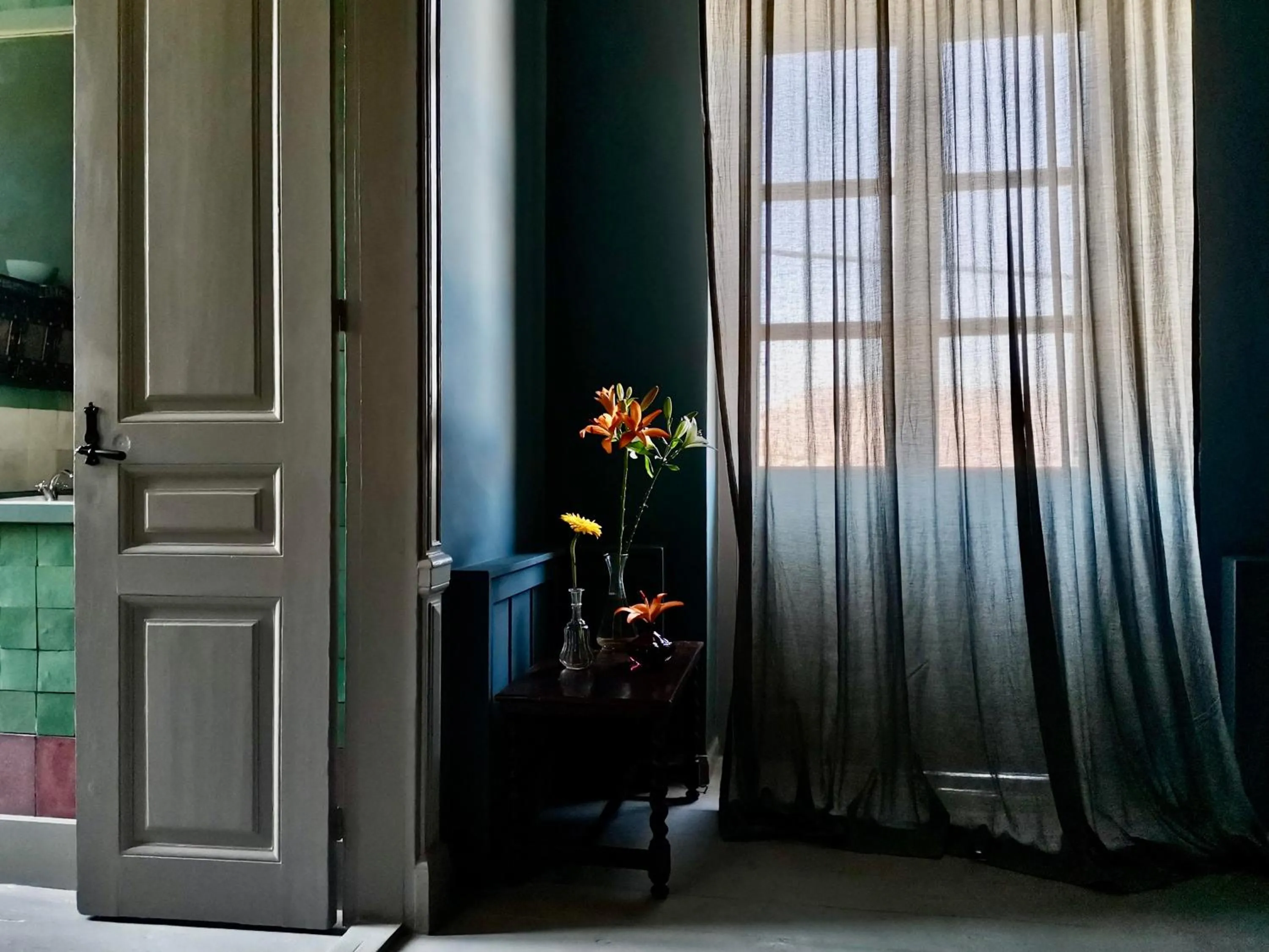 Living room in 1900 Hotel