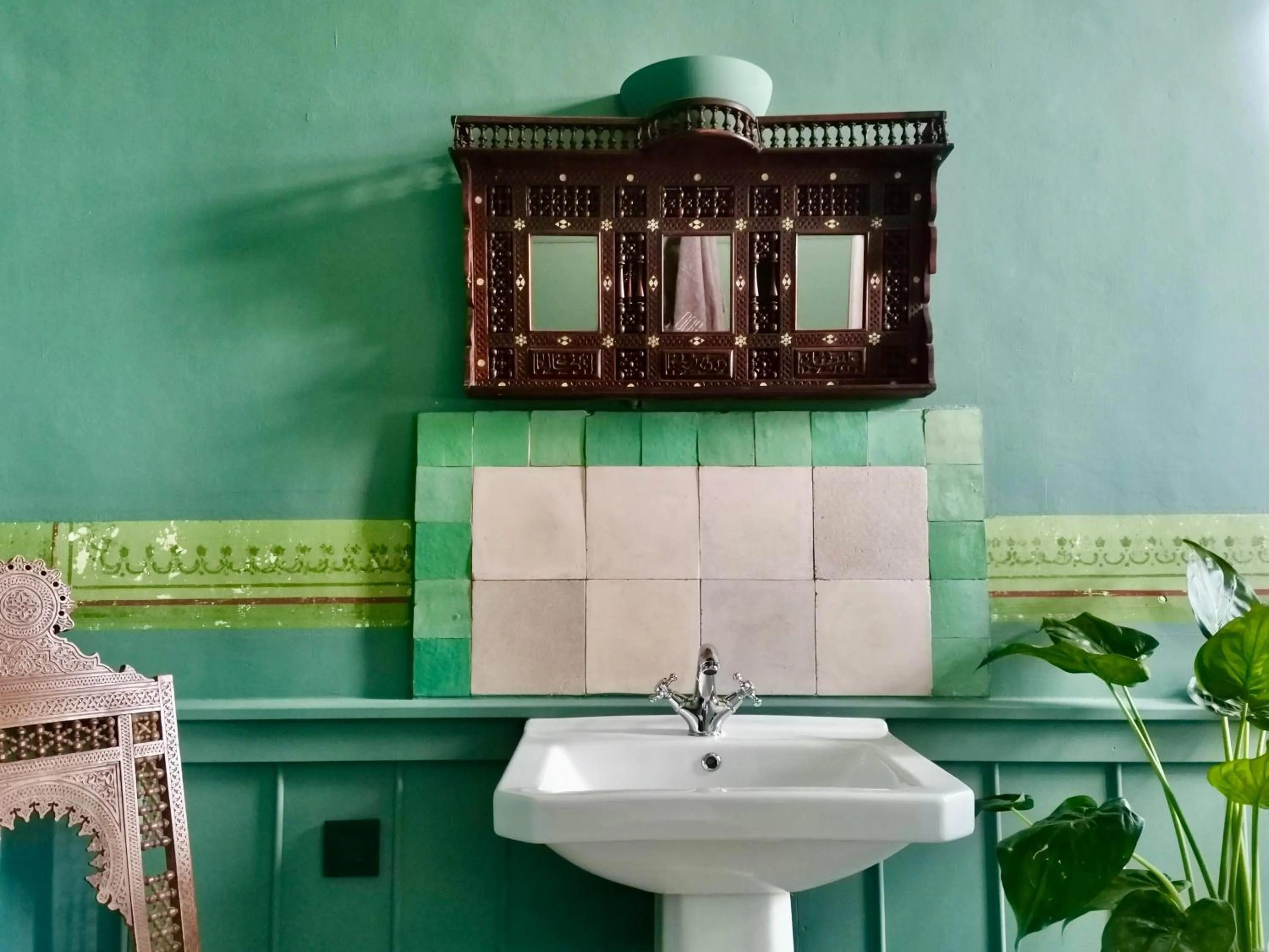 Bathroom in 1900 Hotel