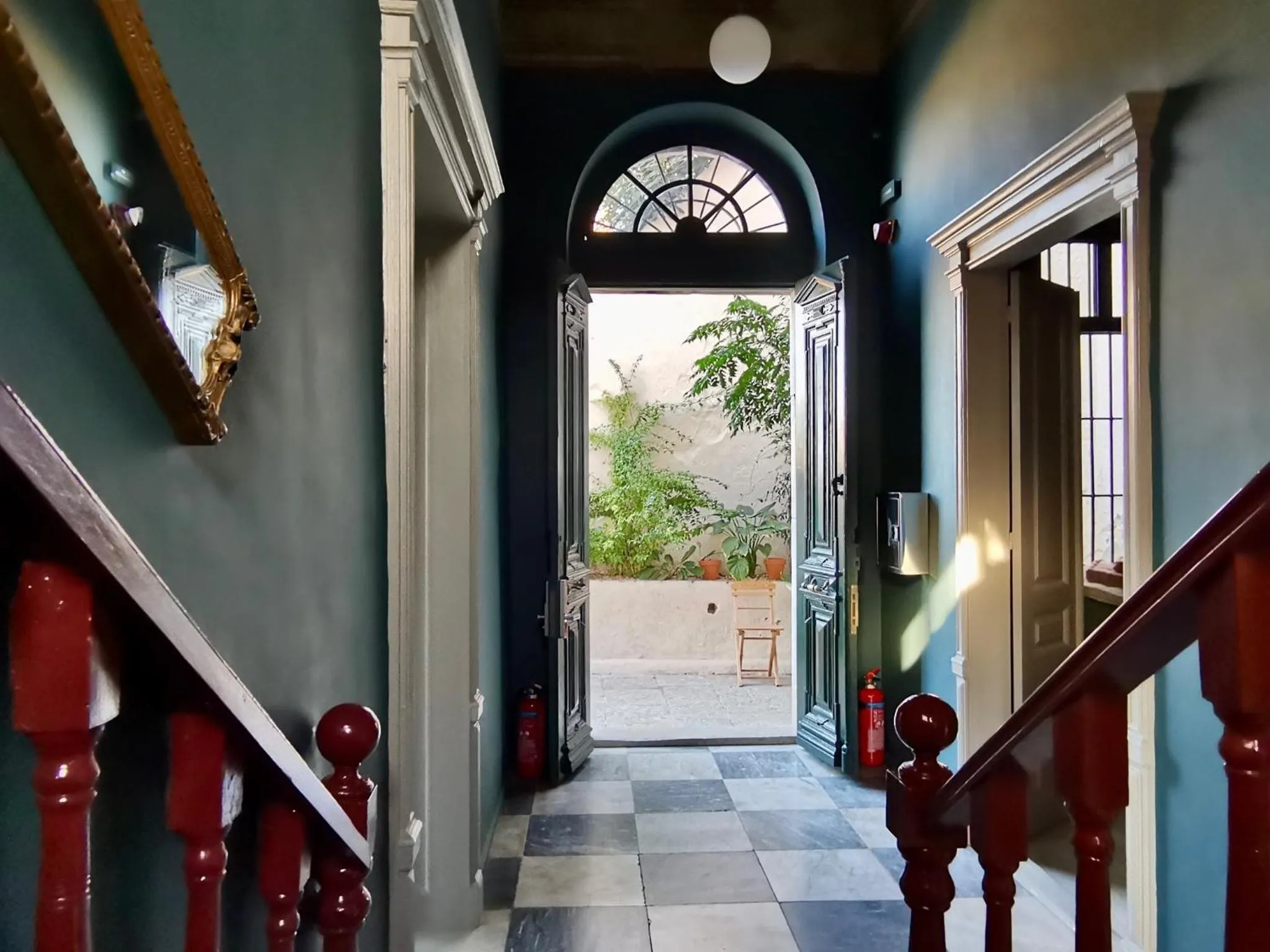 Facade/entrance in 1900 Hotel
