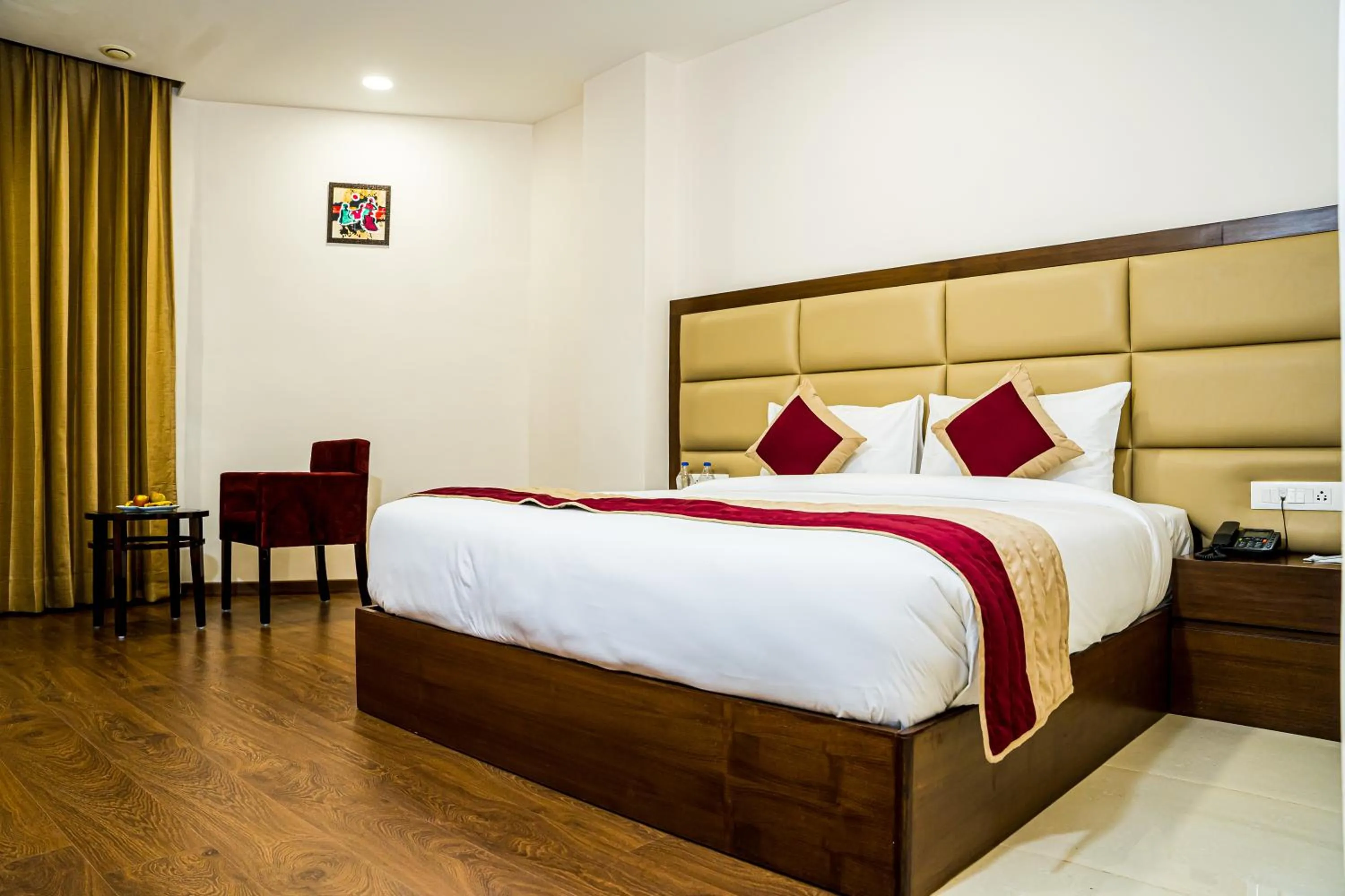 Photo of the whole room, Bed in Best Western Dalhousie