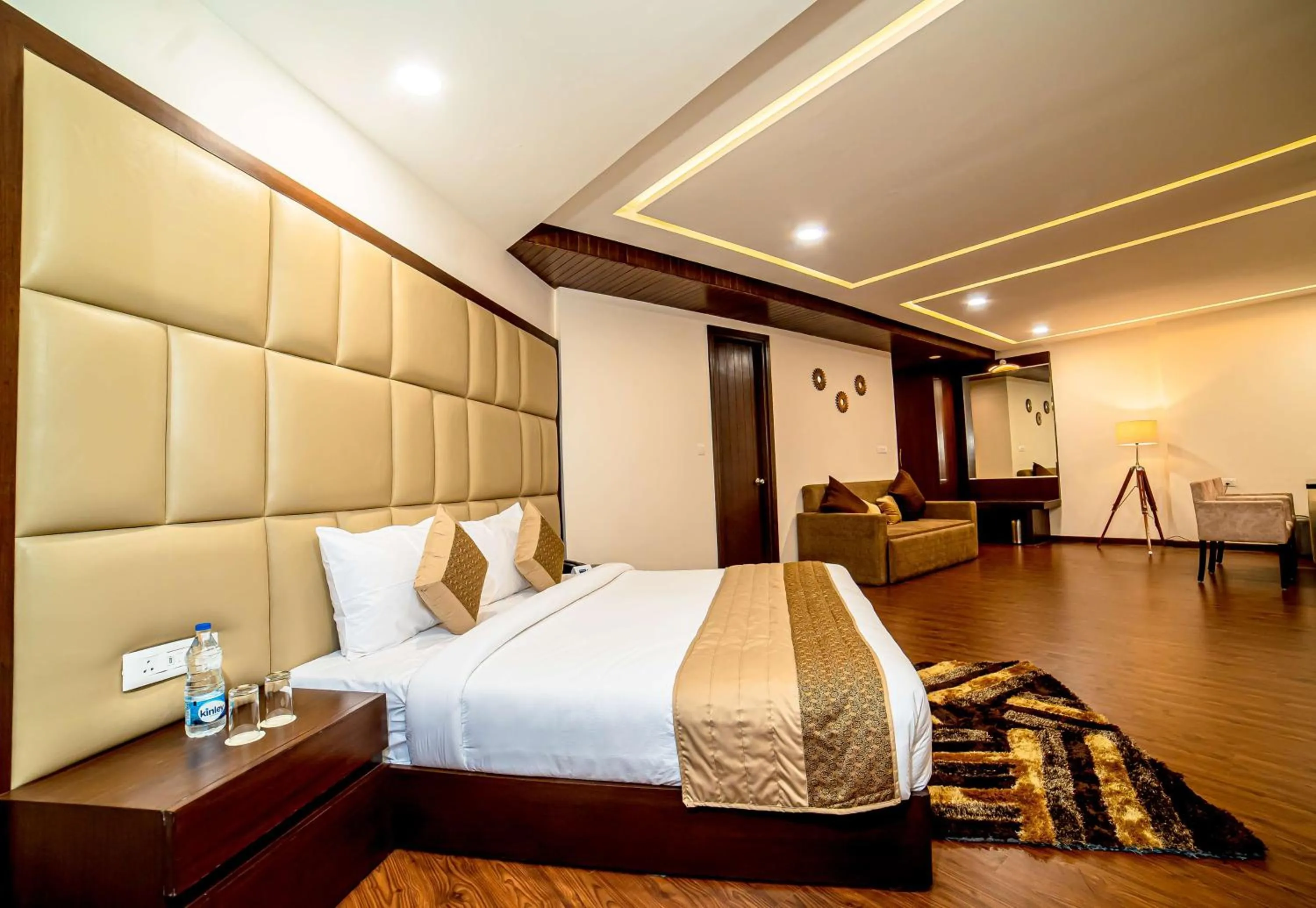 Photo of the whole room, Bed in Best Western Dalhousie