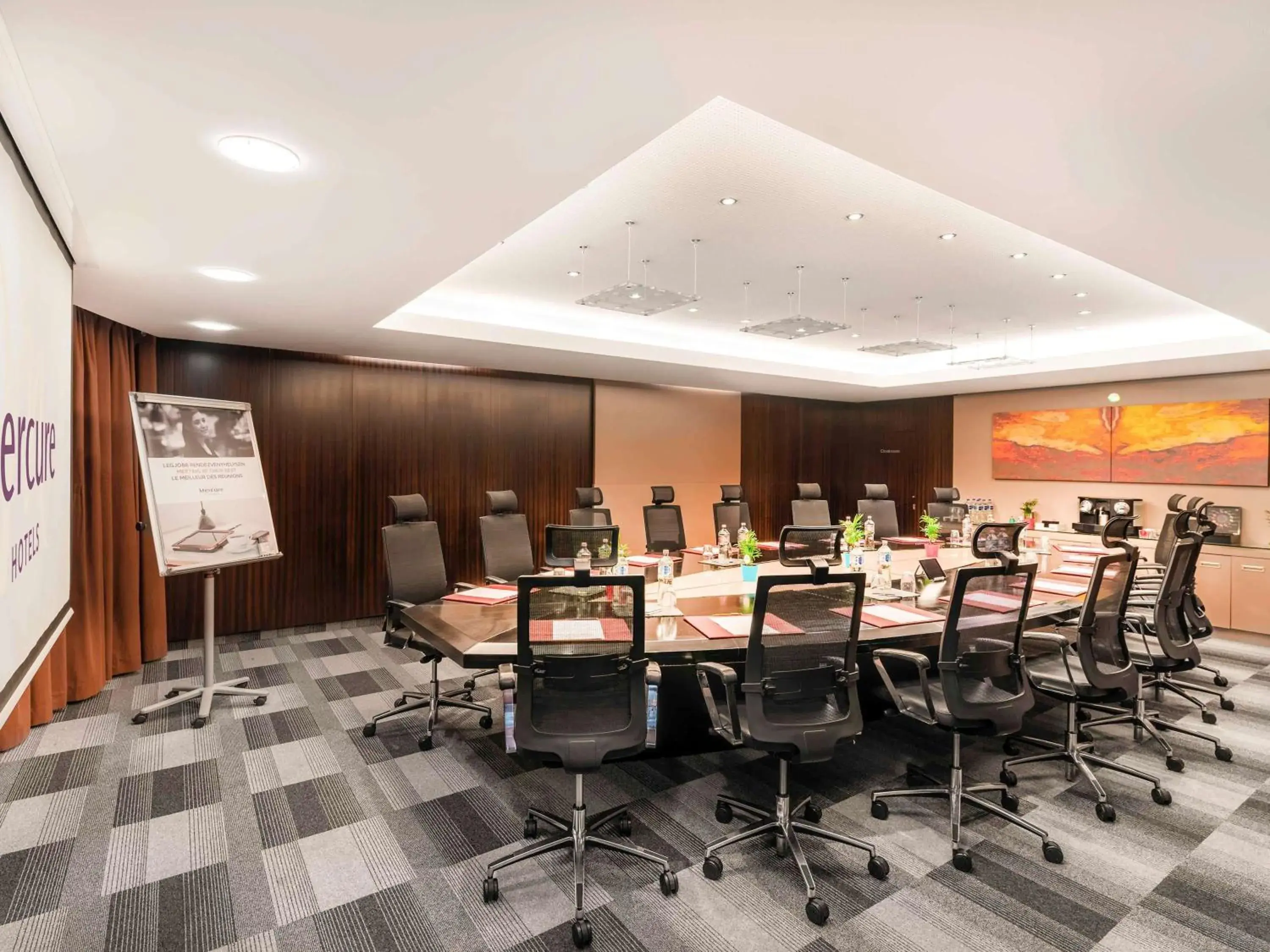 Meeting/conference room, Restaurant/Places to Eat in Mercure Budapest City Center