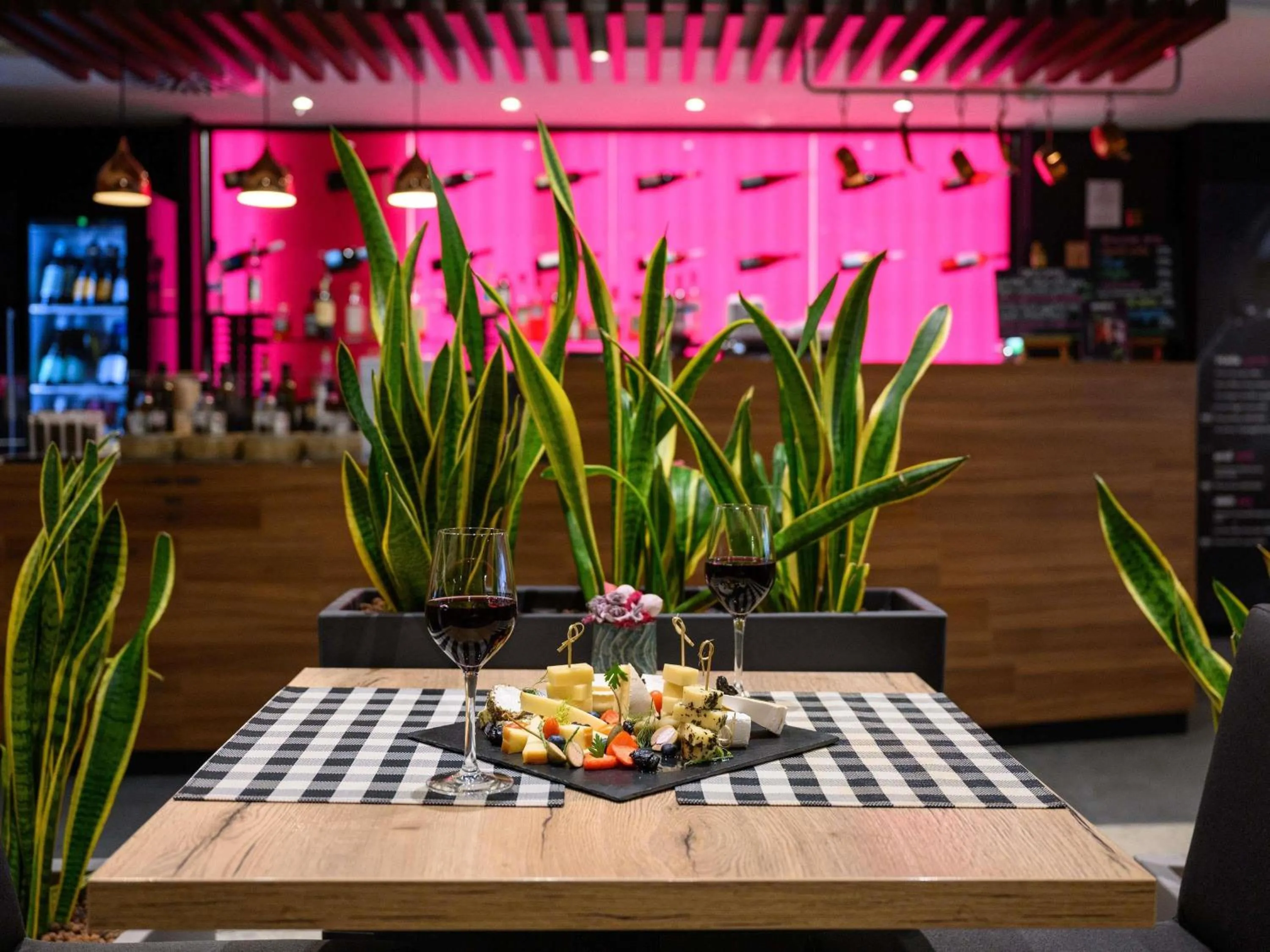 Restaurant/places to eat in Mercure Budapest City Center