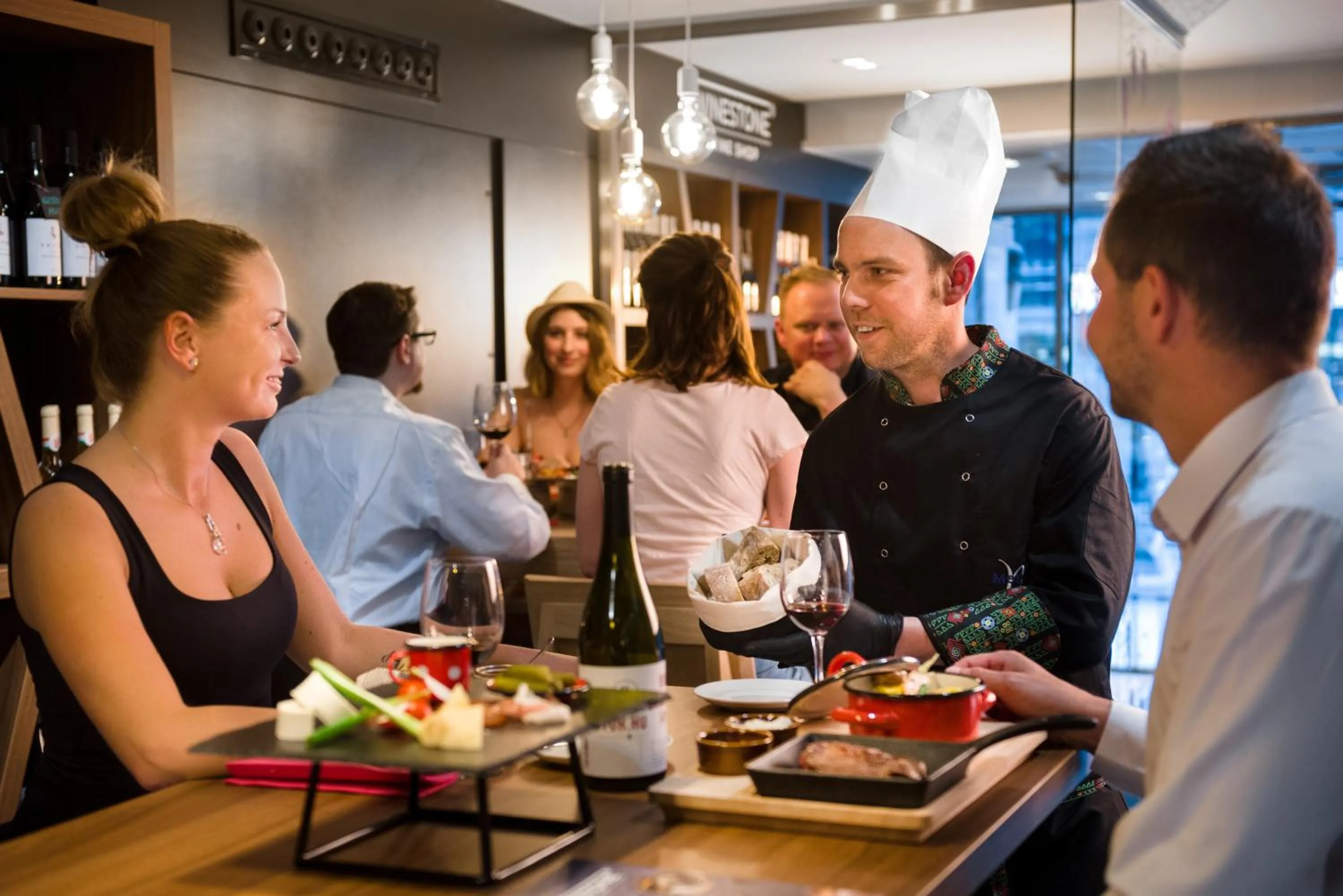 Restaurant/places to eat in Mercure Budapest City Center