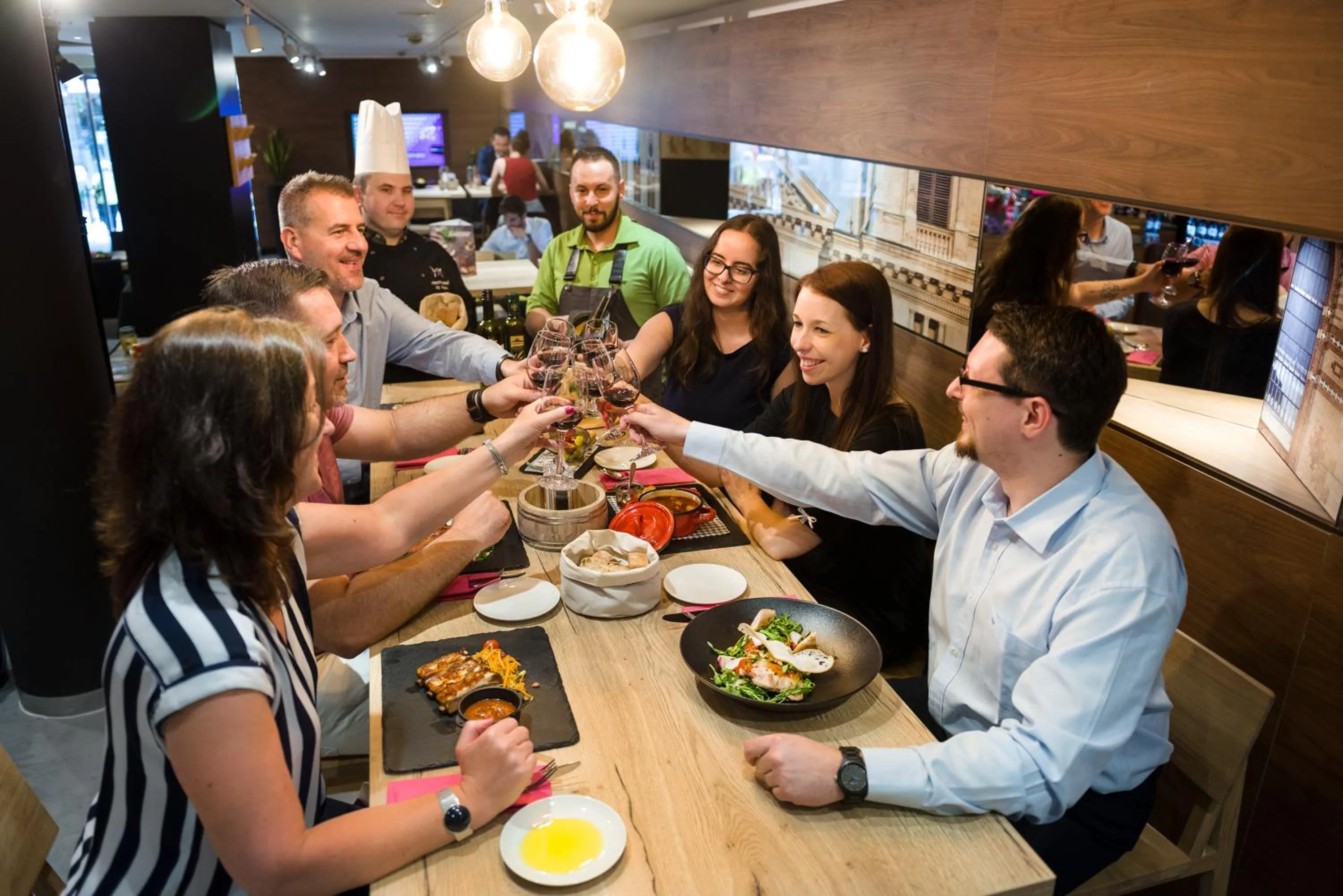 Restaurant/places to eat in Mercure Budapest City Center