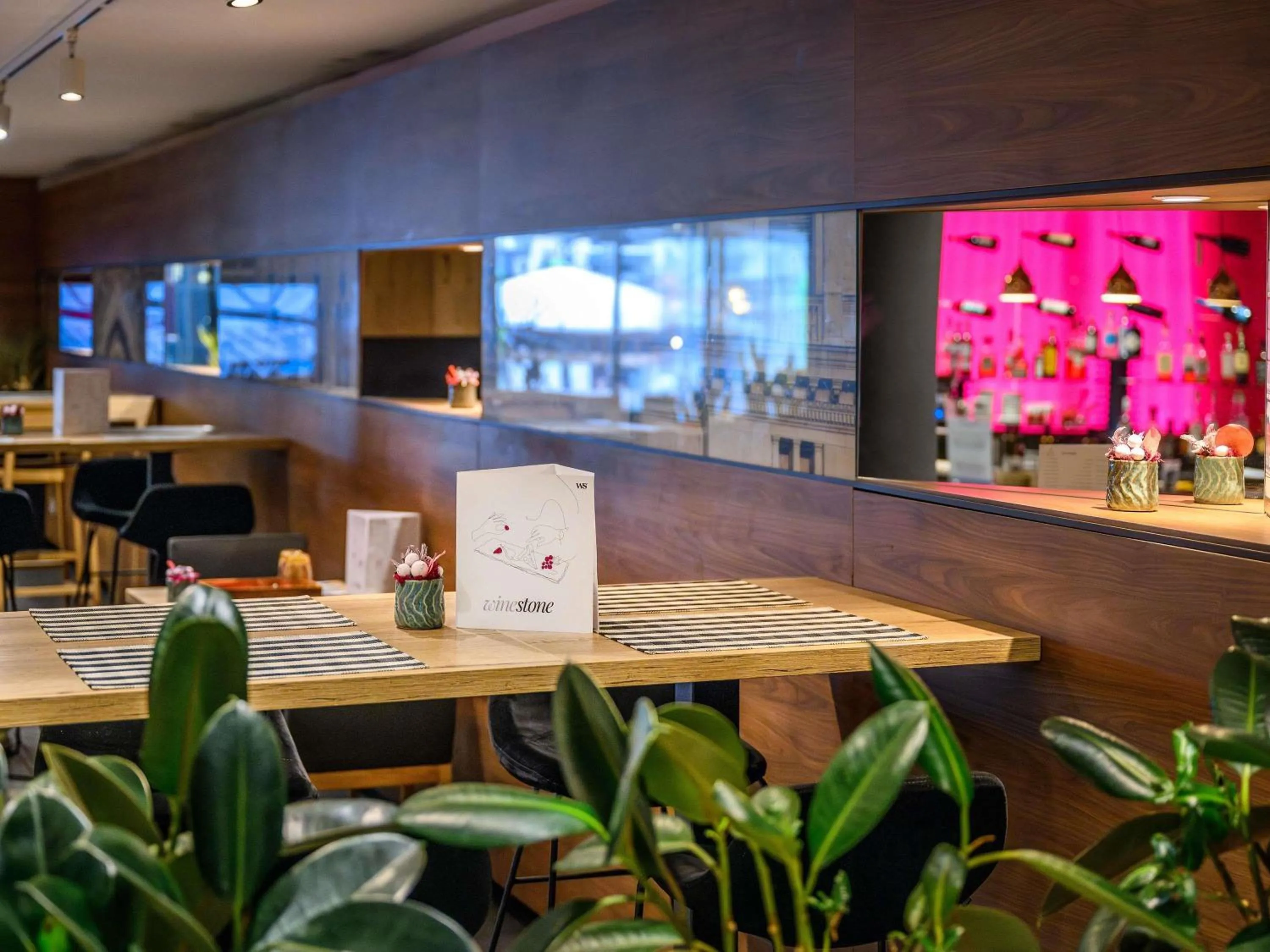 Restaurant/places to eat in Mercure Budapest City Center