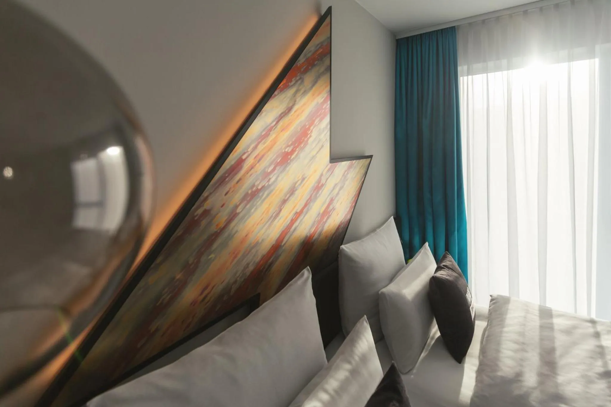 Photo of the whole room, Bed in Holiday Inn - the niu, Flash Berlin Charlottenburg by IHG