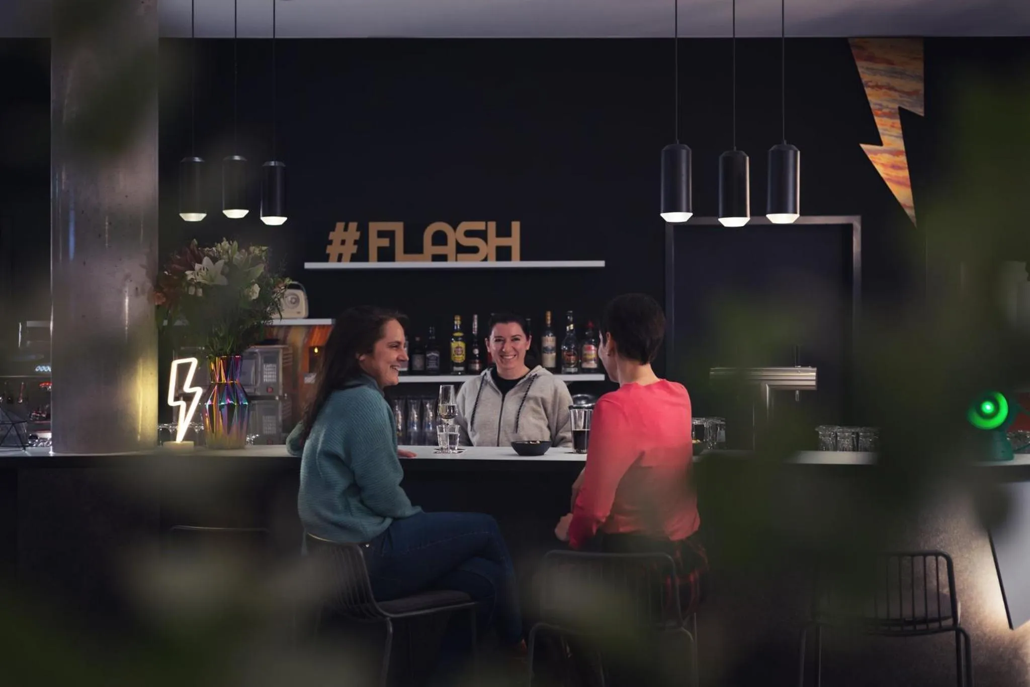 Lounge or bar in Holiday Inn - the niu, Flash Berlin Charlottenburg by IHG