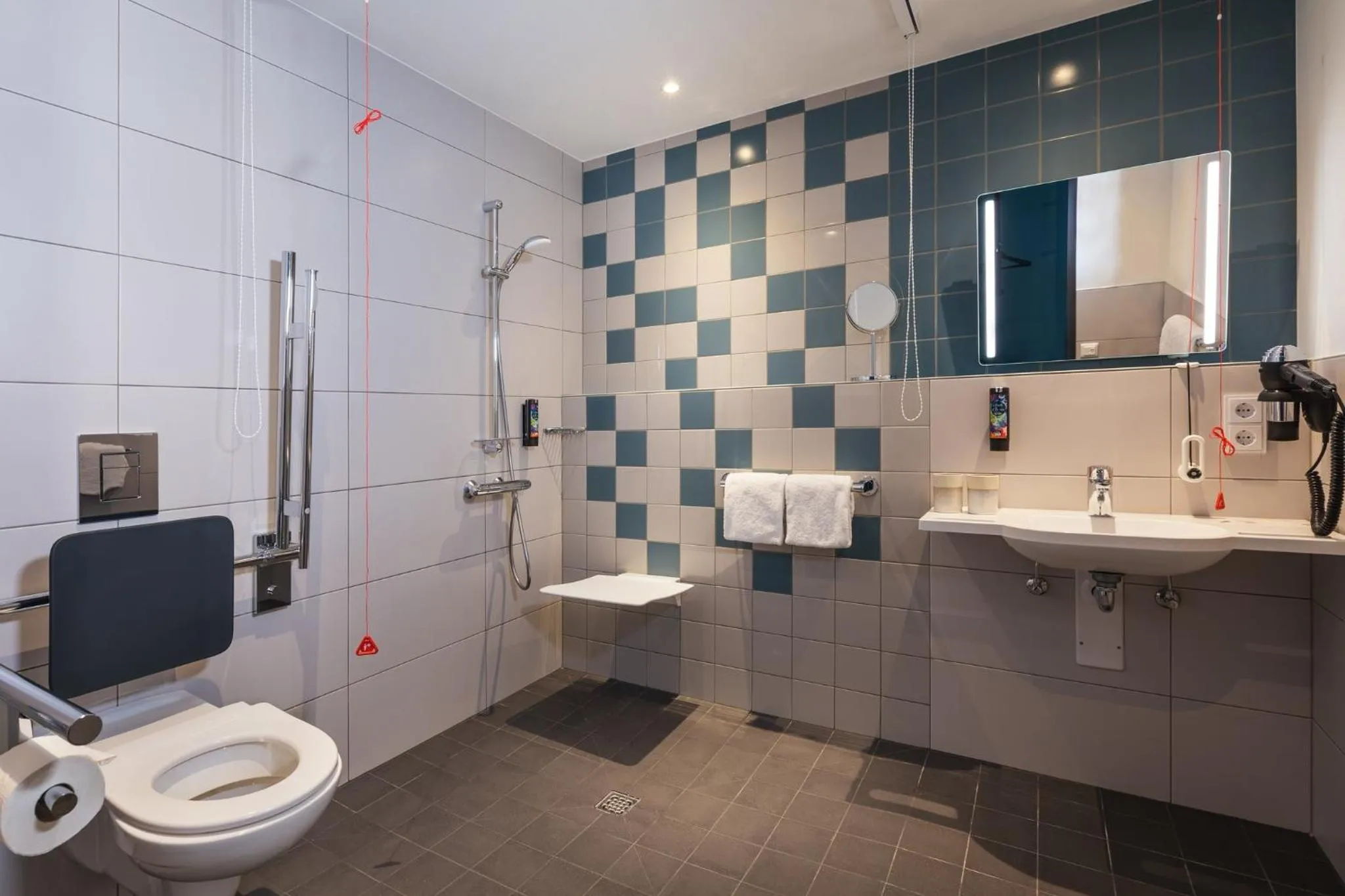 Bathroom in Holiday Inn - the niu, Flash Berlin Charlottenburg by IHG