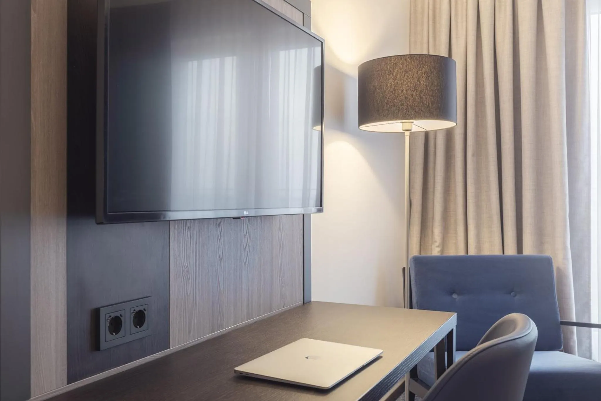 Photo of the whole room in Garner Hotel Augsburg Nord by IHG