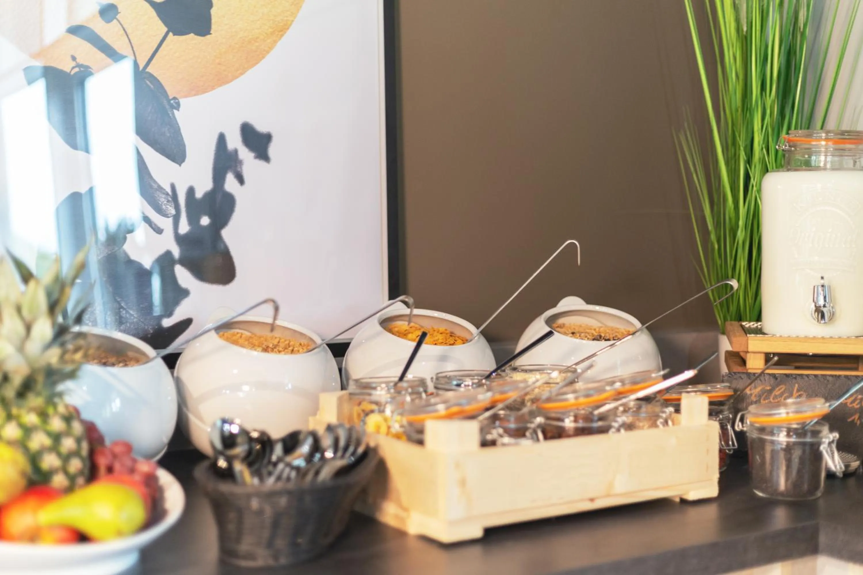 Breakfast in Garner Hotel Augsburg Nord by IHG