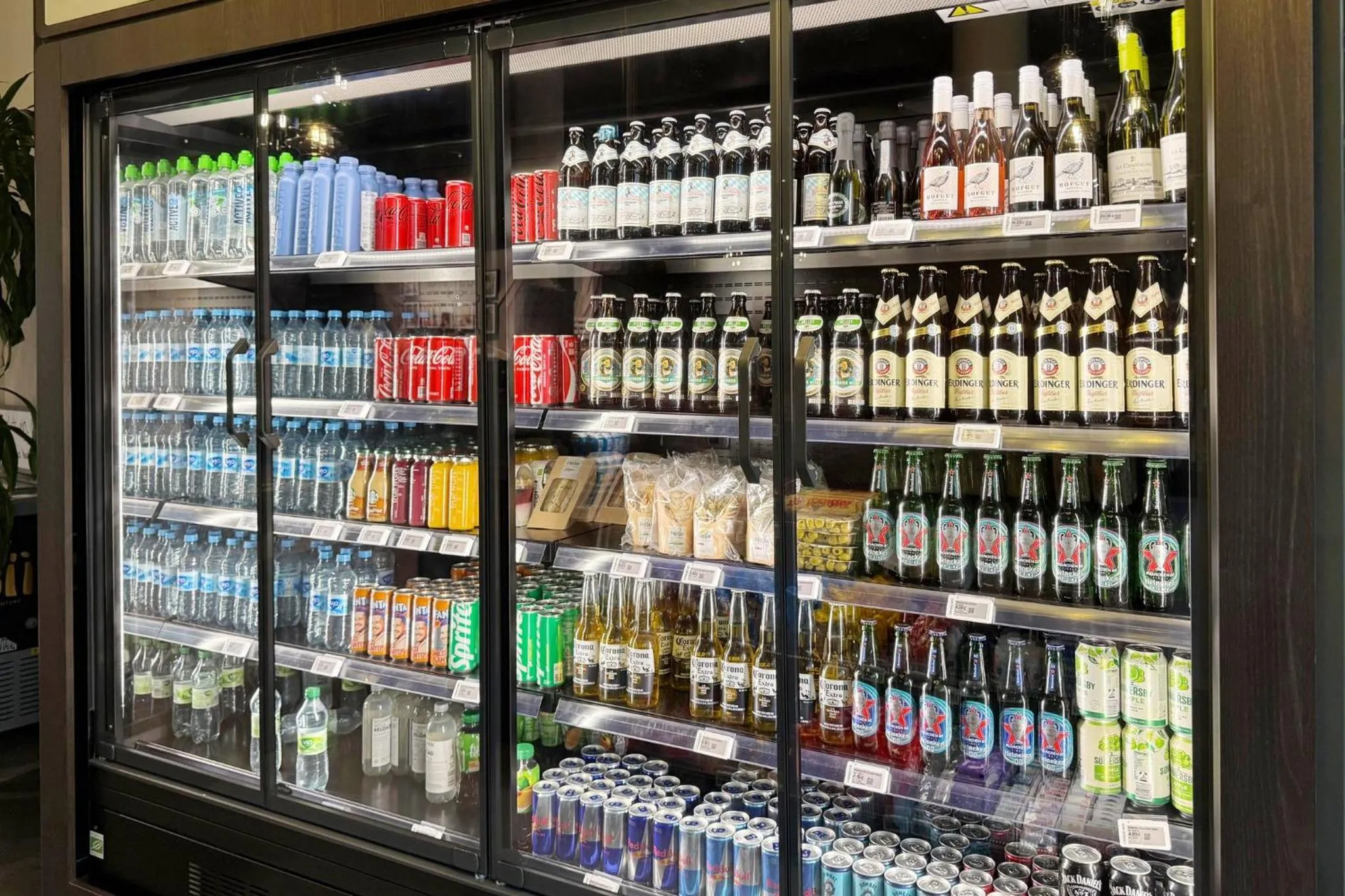 Lobby or reception in Garner Hotel Augsburg Nord by IHG