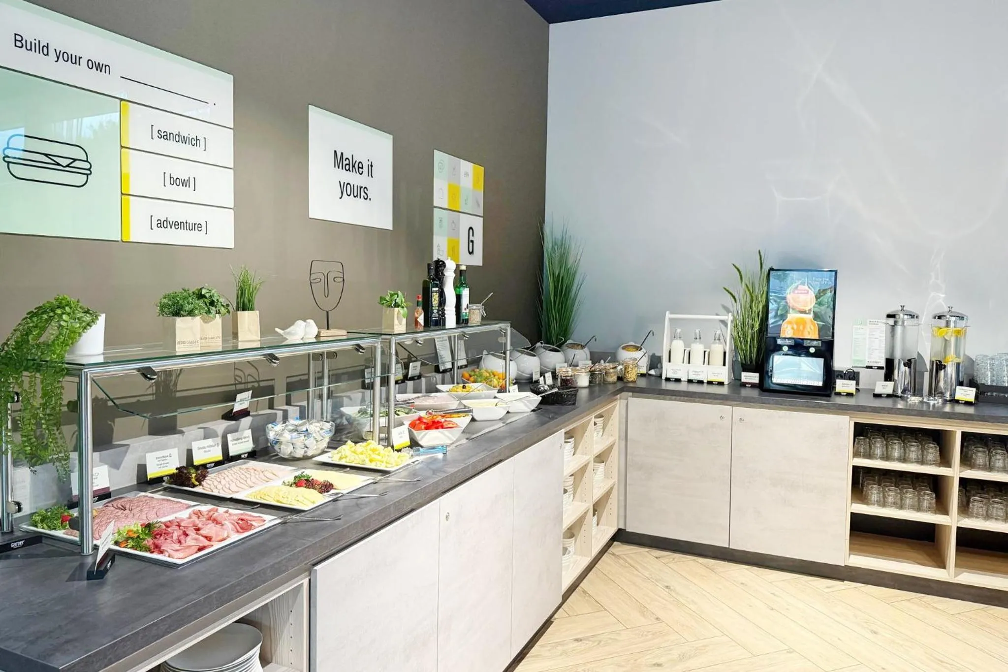 Restaurant/places to eat in Garner Hotel Augsburg Nord by IHG