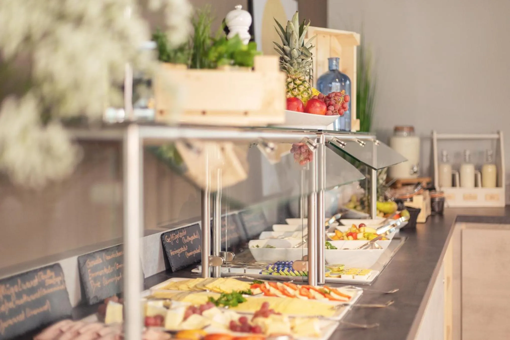 Restaurant/places to eat in Garner Hotel Augsburg Nord by IHG