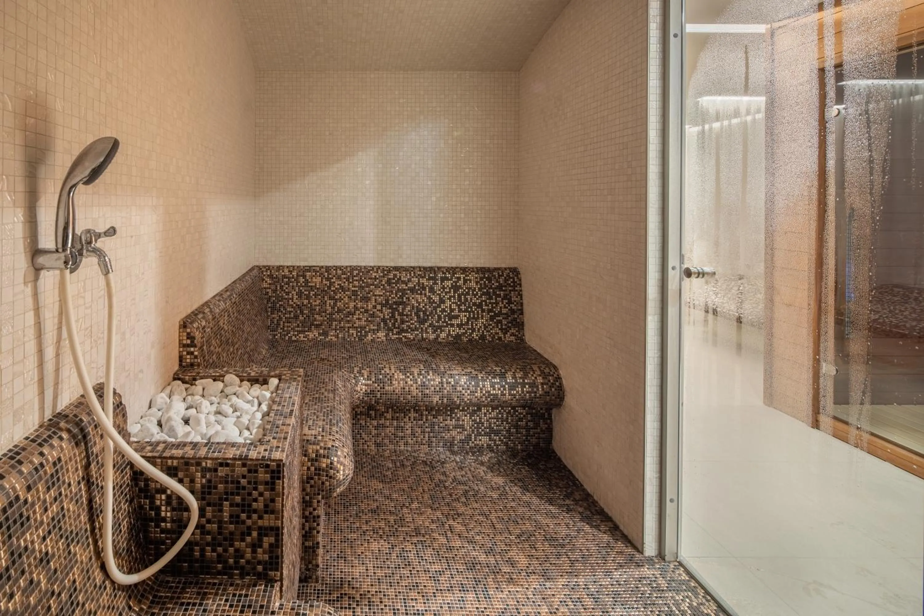 Steam room in Fagus Hotel Conference & Spa