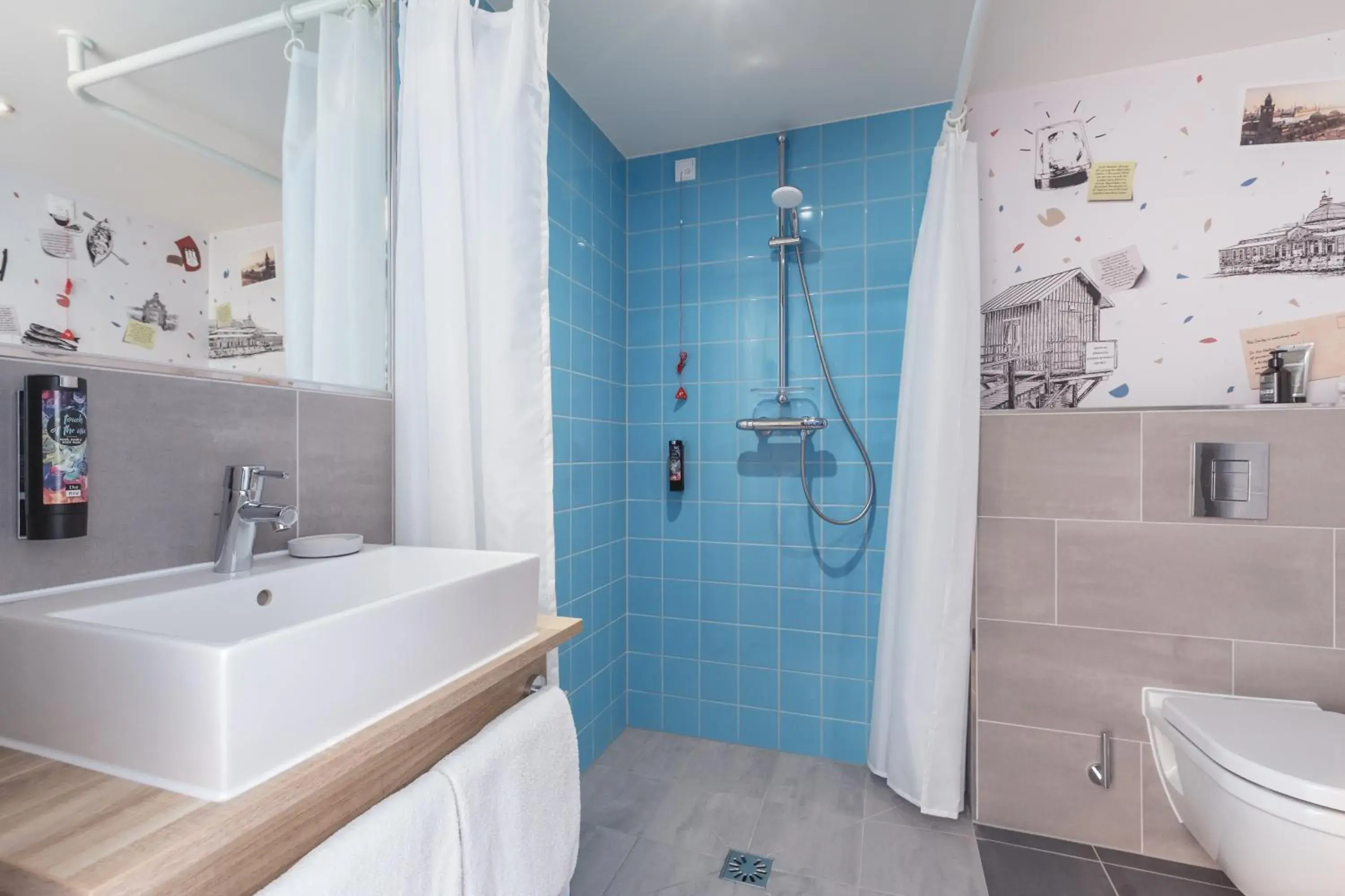 Standard Single Room - Disability Access in Holiday Inn - the niu, Yen Hamburg City by IHG Standard Single Room - Disability Access in Holiday Inn - the niu, Yen Hamburg City by IHG