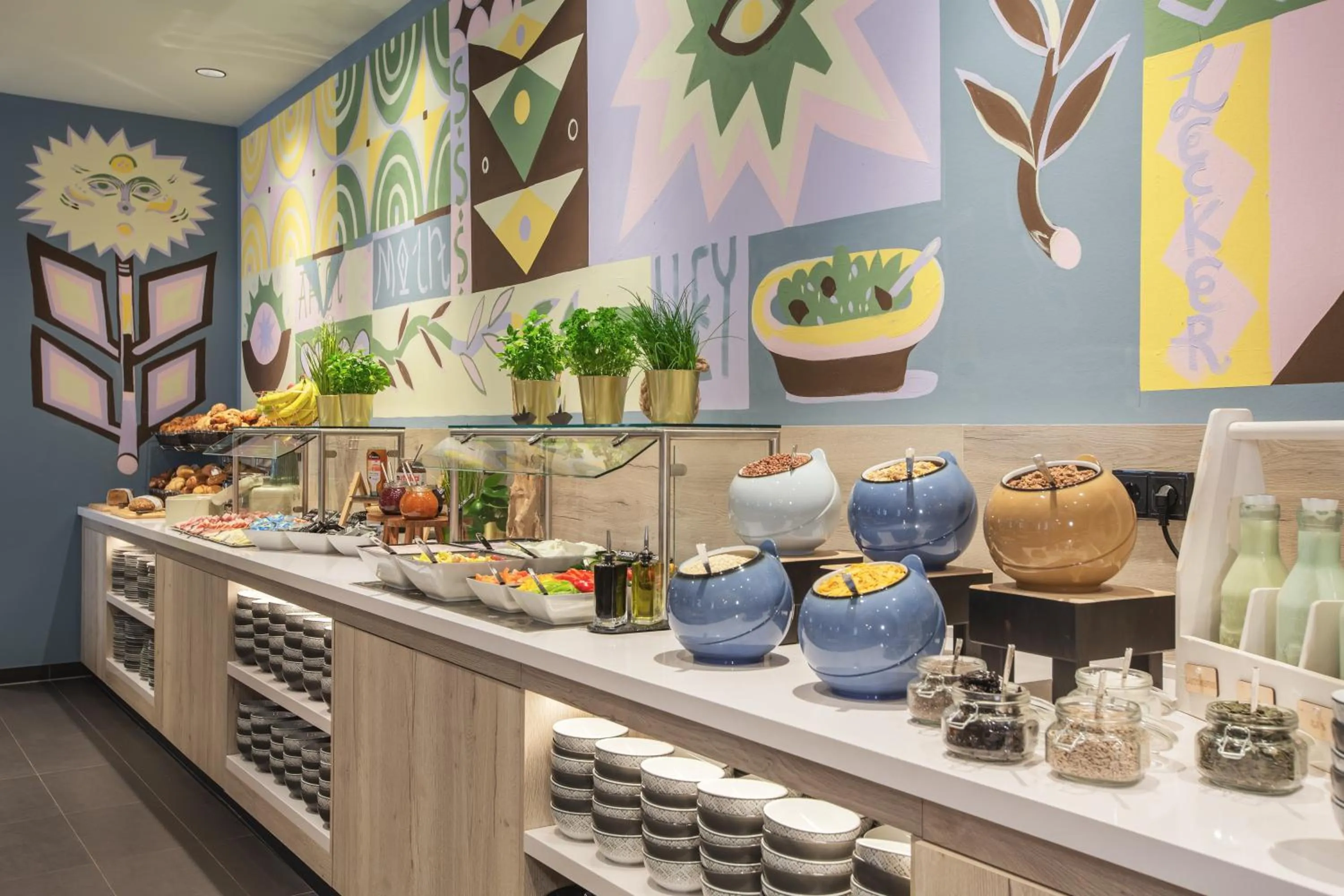 Food and drinks in Holiday Inn - the niu, Yen Hamburg City by IHG