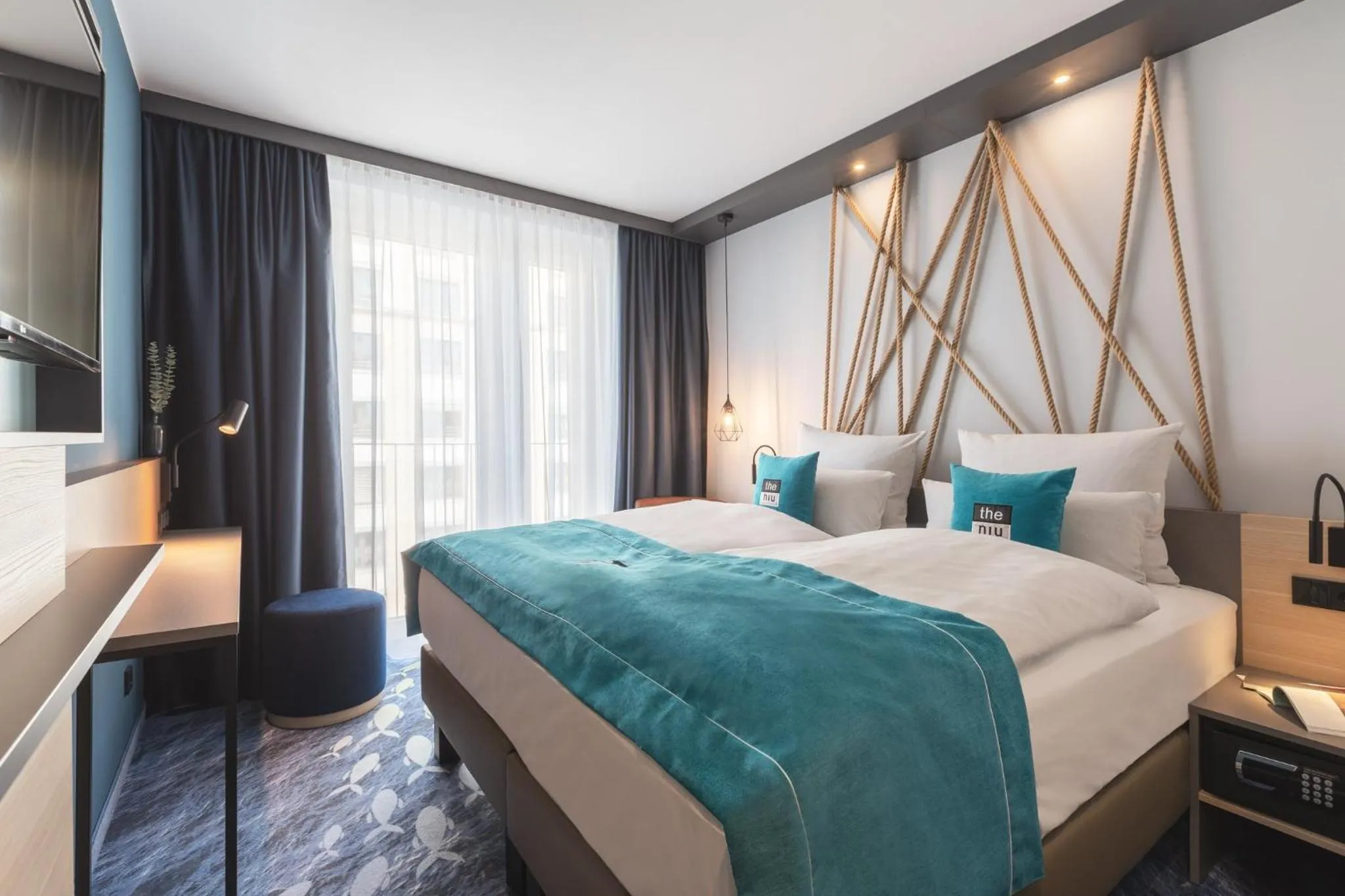 Photo of the whole room, Bed in Holiday Inn - the niu, Yen Hamburg City by IHG