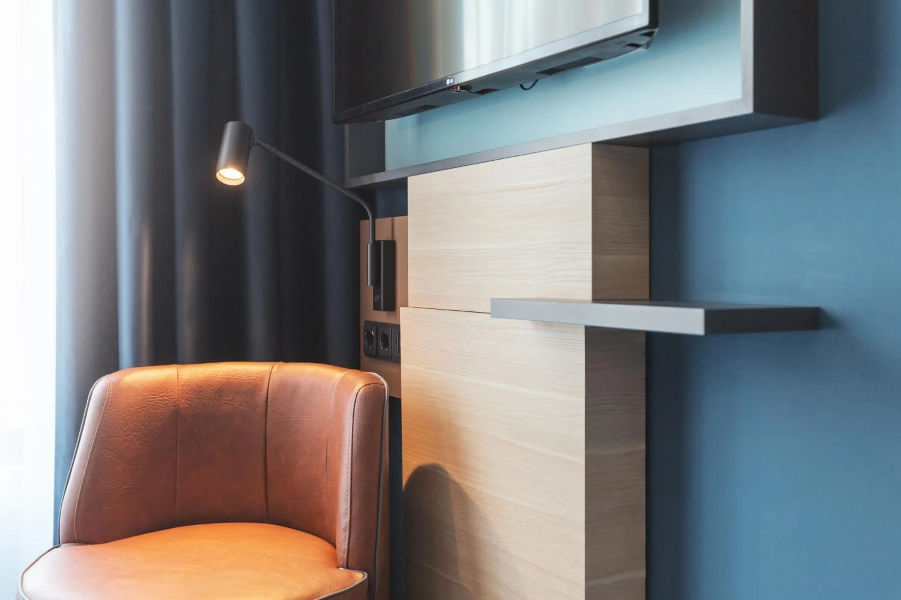 TV and multimedia in Holiday Inn - the niu, Yen Hamburg City by IHG