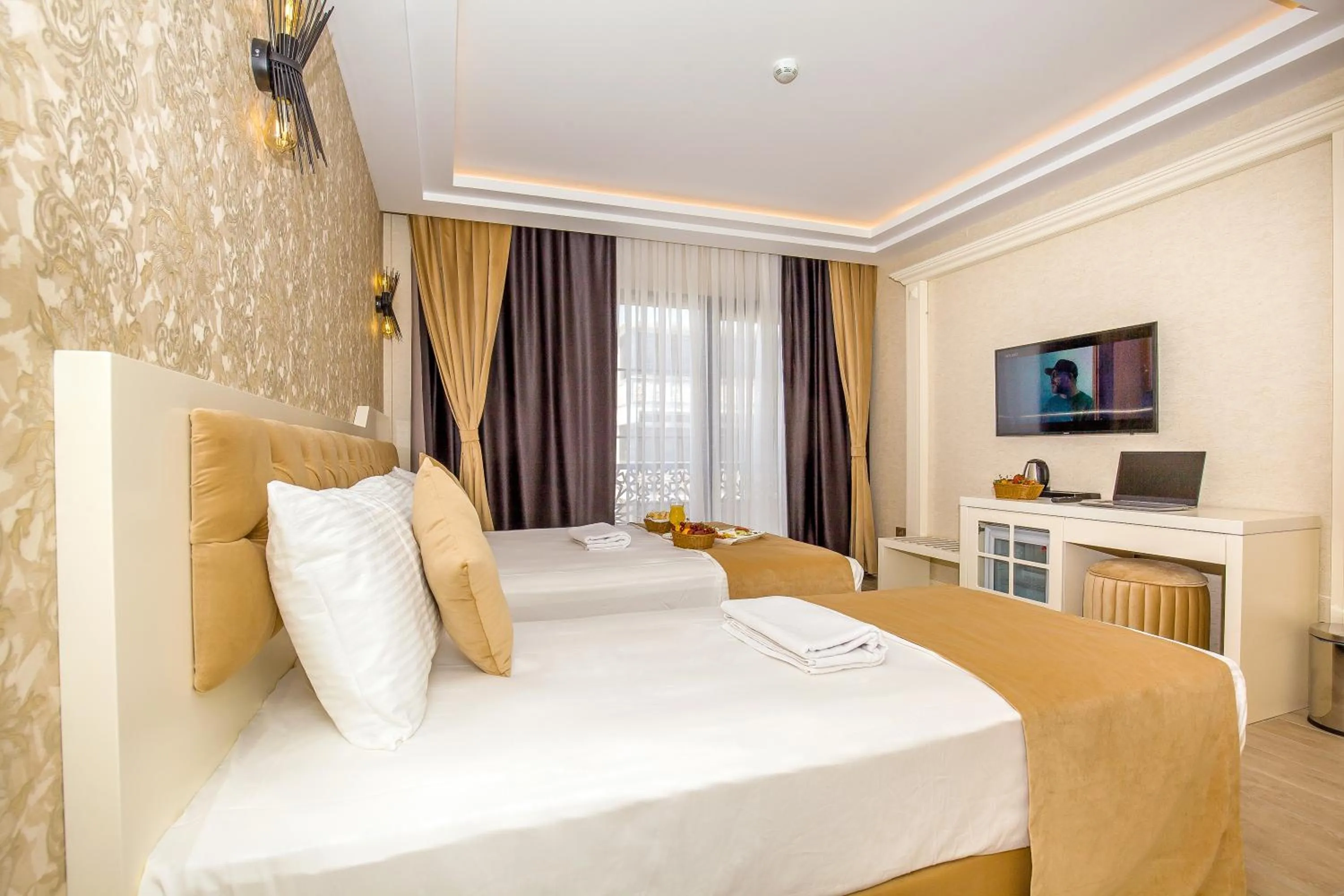 Photo of the whole room, Bed in The Lea Hotel