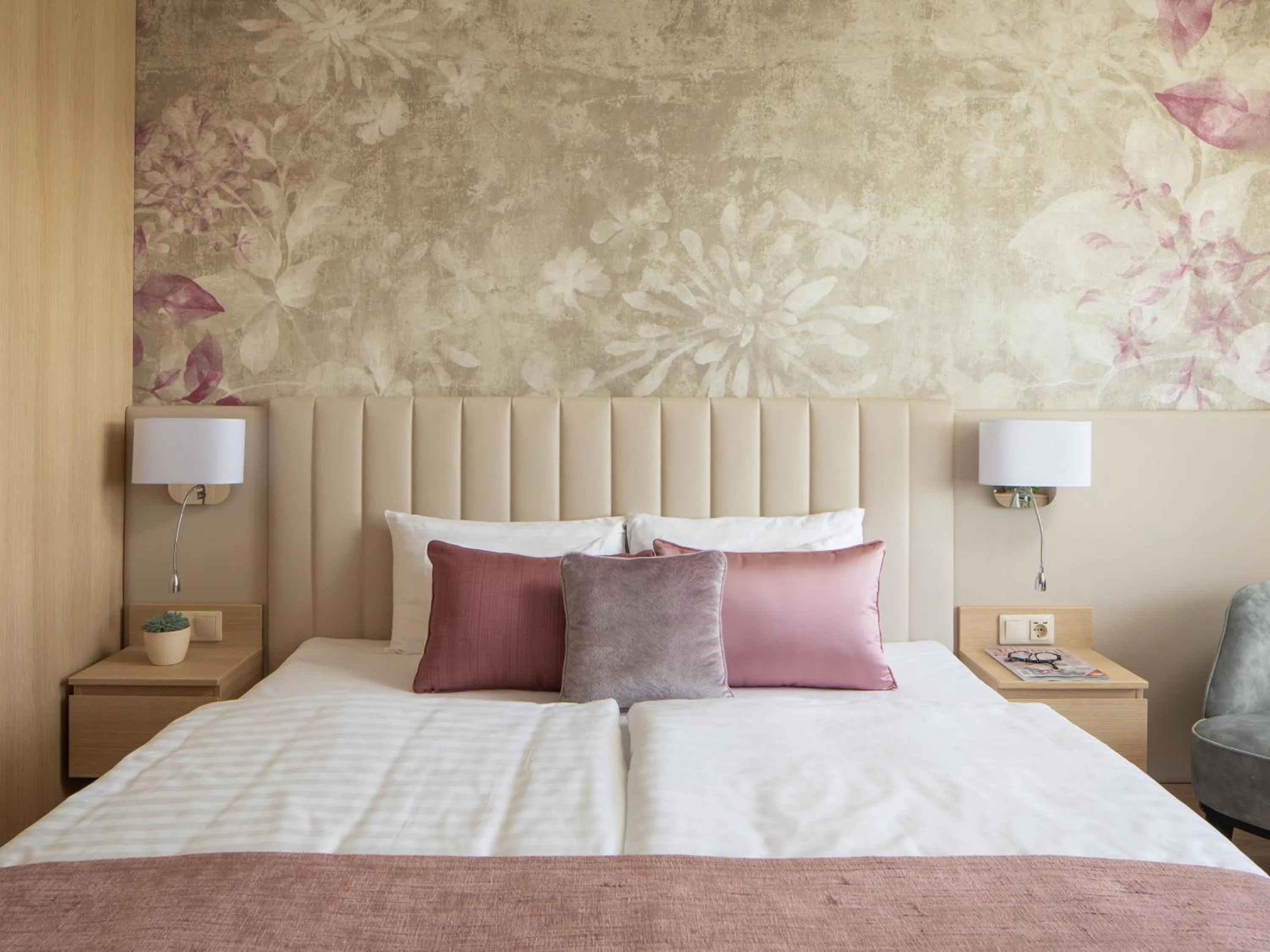 Photo of the whole room, Bed in Hotel Carbona Thermal Spa