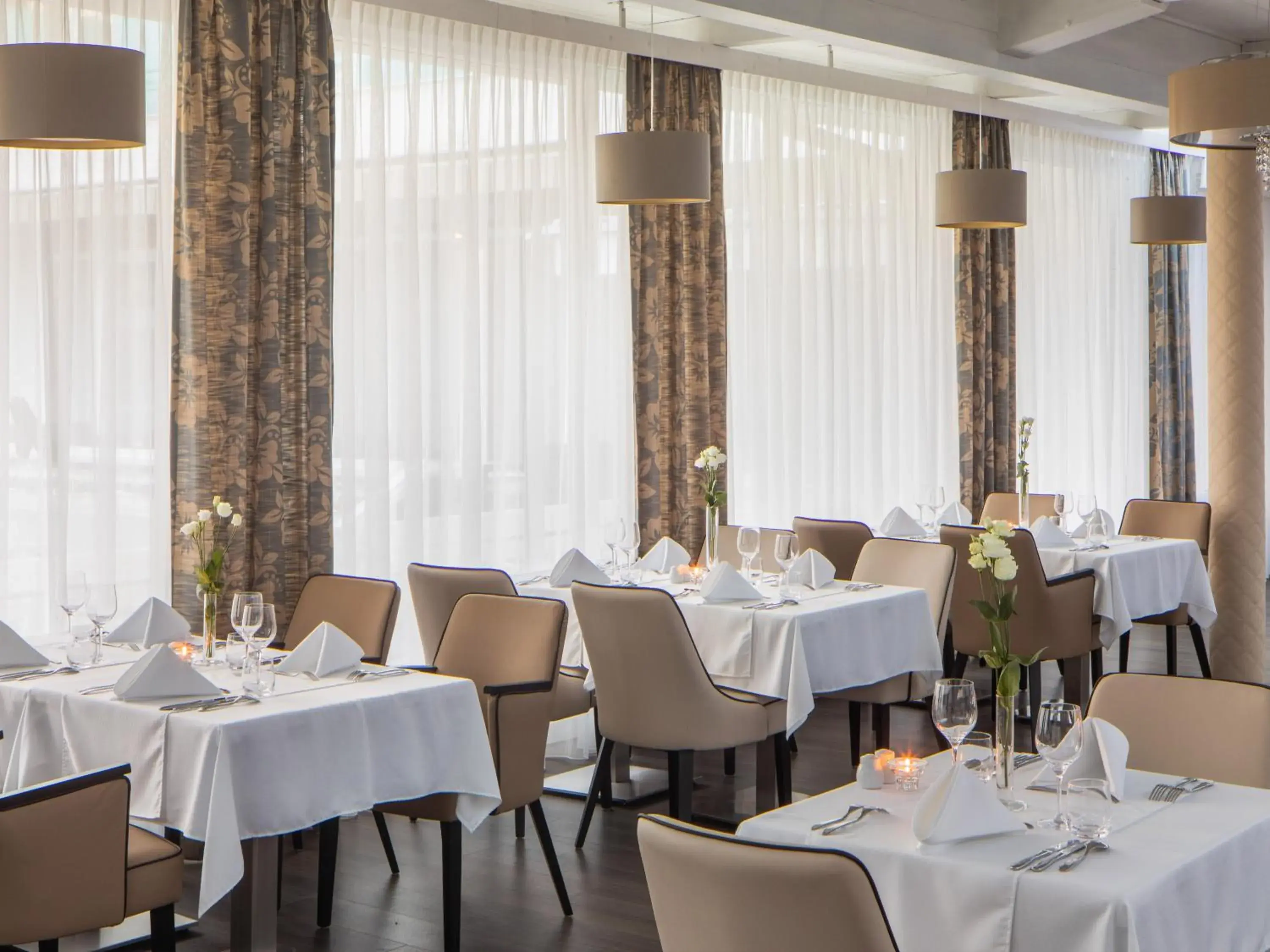 Restaurant/places to eat in Hotel Carbona Thermal Spa Restaurant/places to eat in Hotel Carbona Thermal Spa