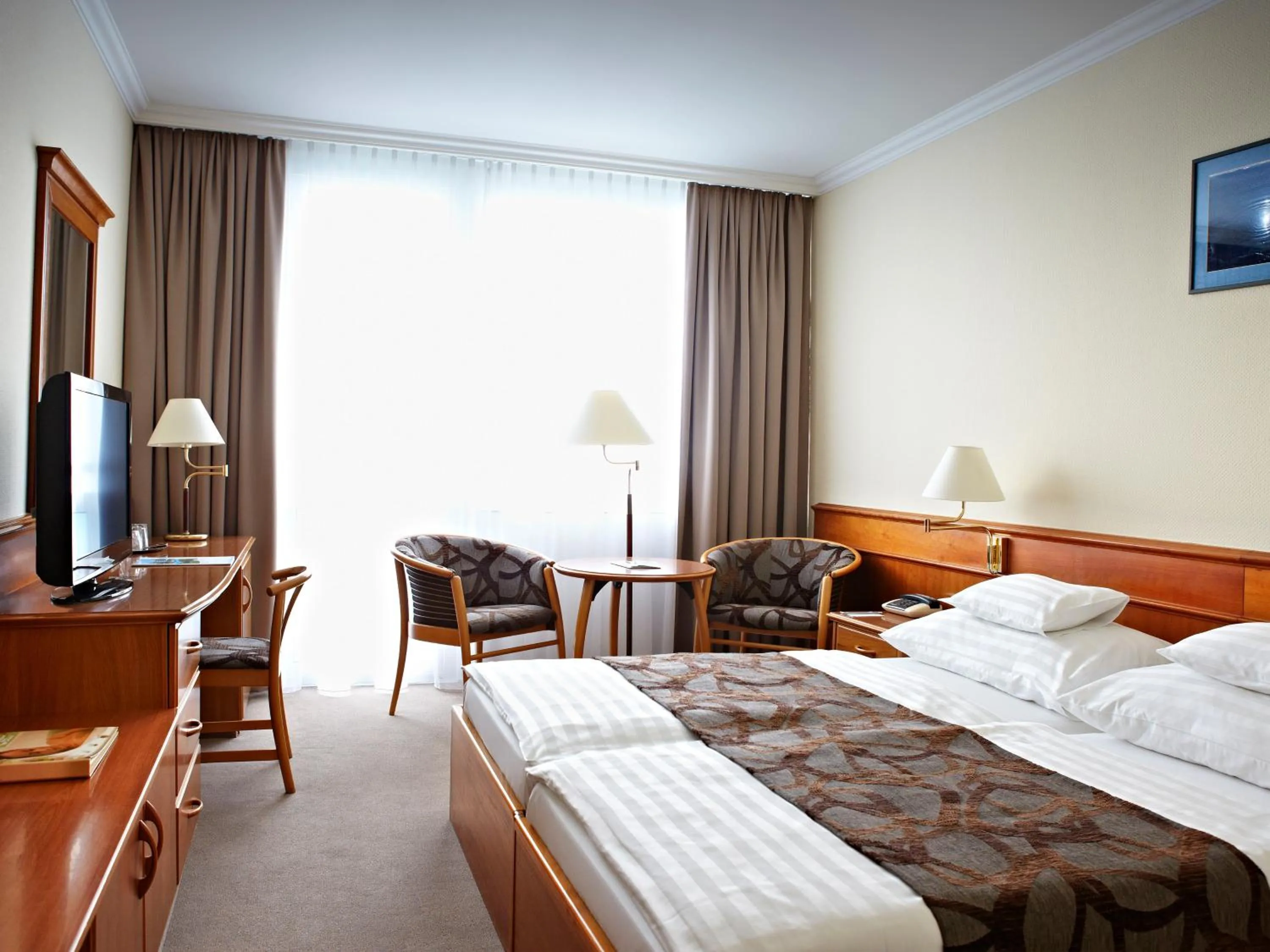 Photo of the whole room, Bed in Hotel Carbona Thermal Spa