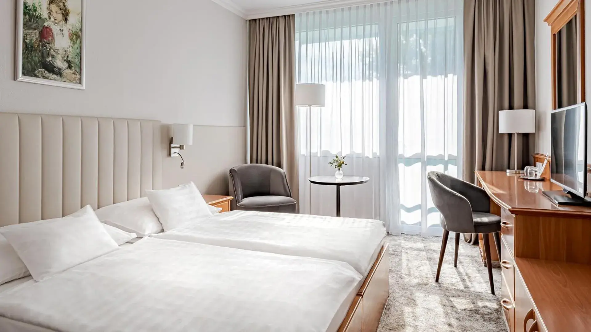 Bedroom, Bed in Hotel Carbona Thermal Spa Bedroom, Bed in Hotel Carbona Thermal Spa