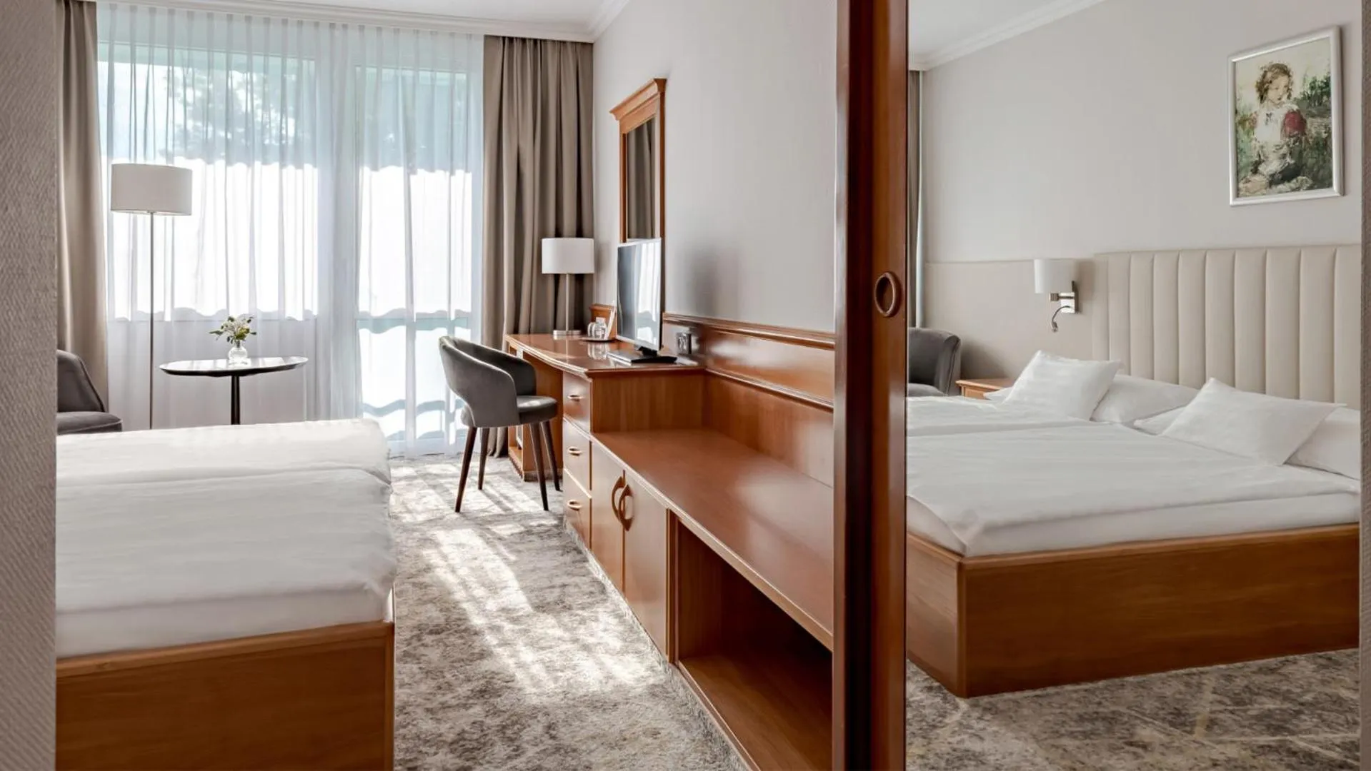 Bedroom, Bed in Hotel Carbona Thermal Spa