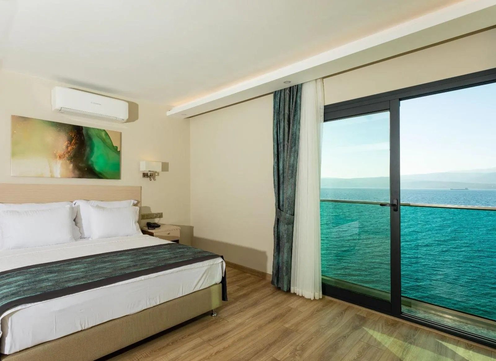 Photo of the whole room, Bed in Güllük Yalı Boutique Otel