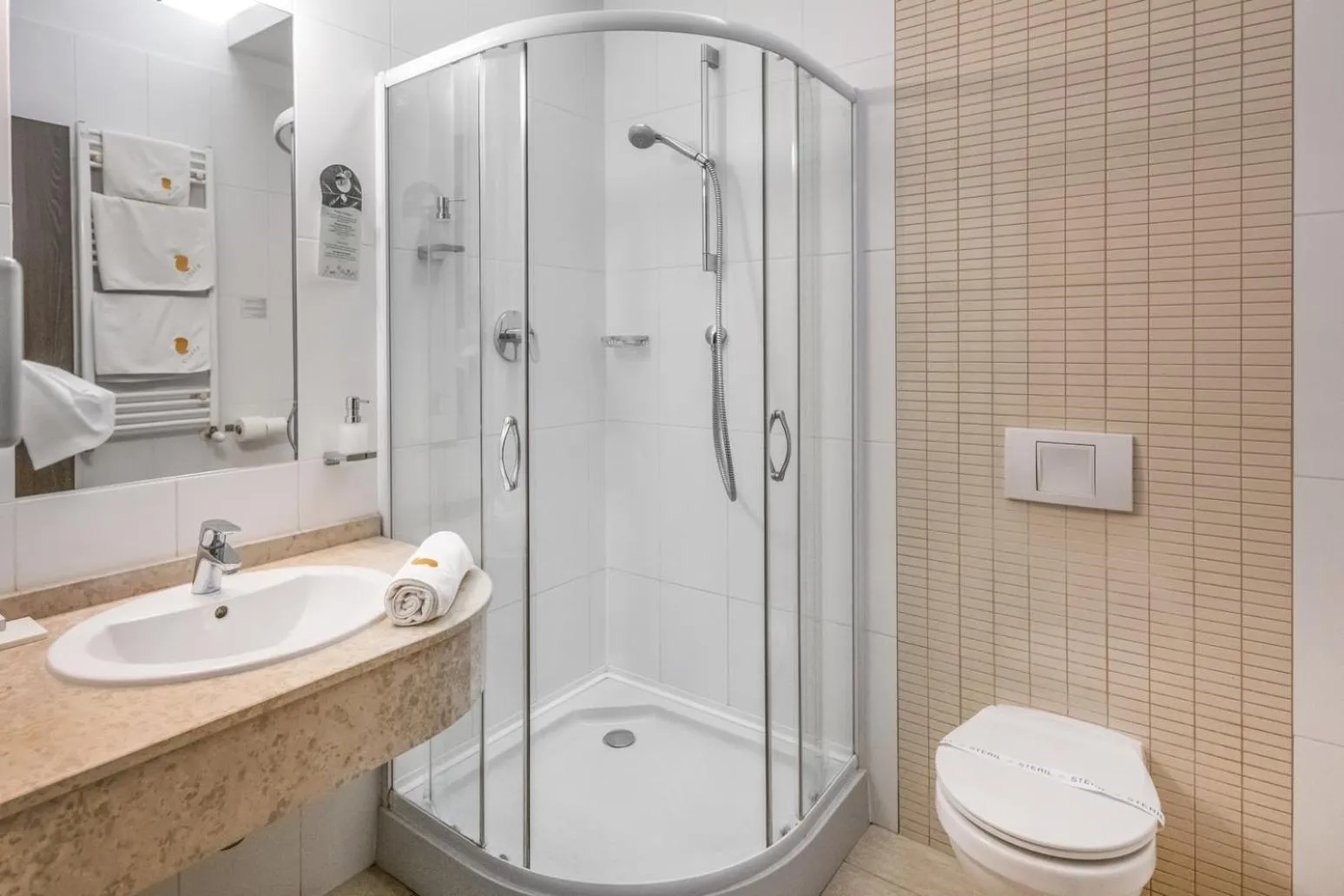 Bathroom in Budapest Airport Hotel Stáció Wellness & Konferencia