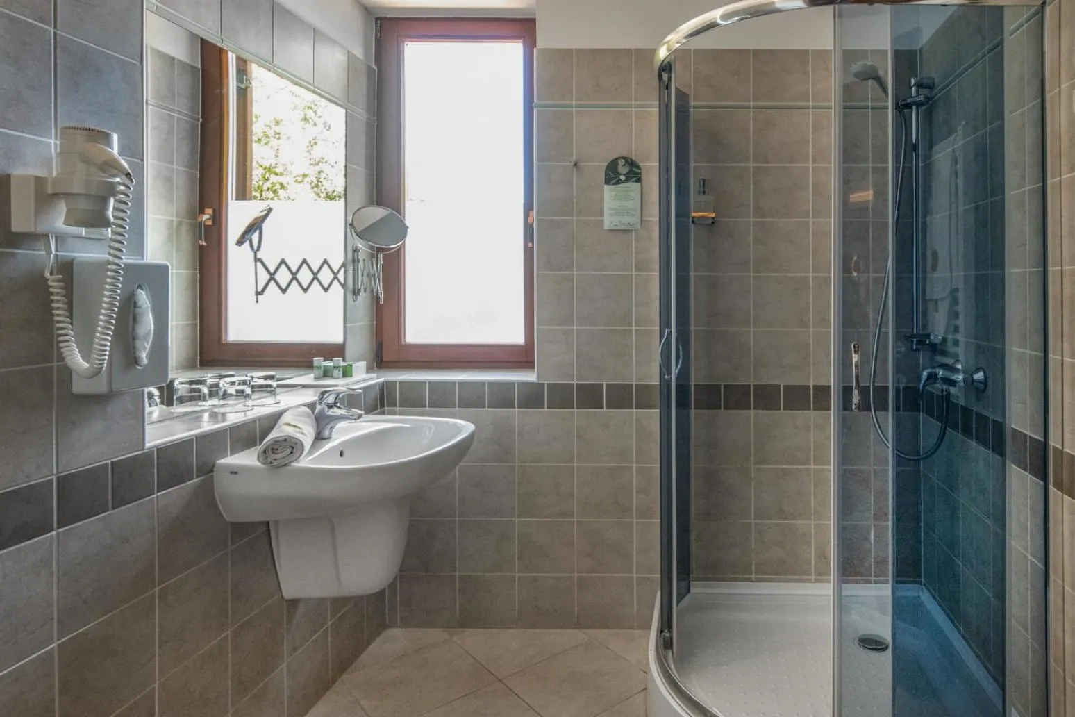 Shower in Budapest Airport Hotel Stáció Wellness & Konferencia