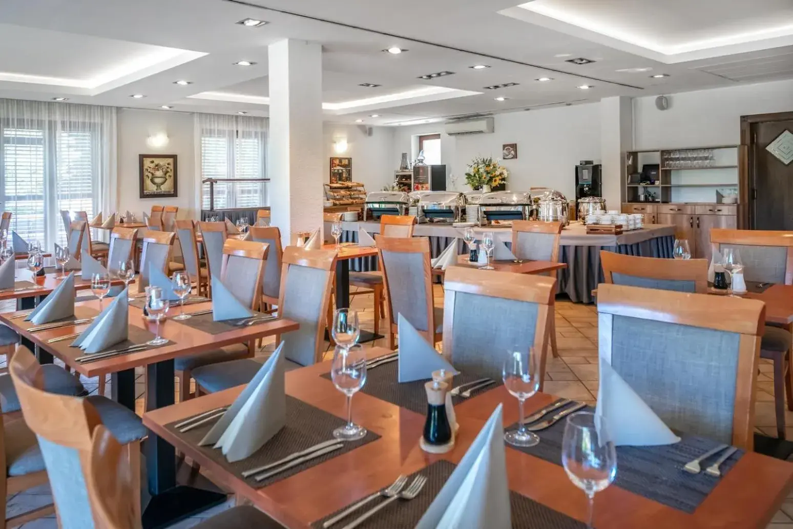 Restaurant/places to eat in Budapest Airport Hotel Stáció Wellness & Konferencia Restaurant/places to eat in Budapest Airport Hotel Stáció Wellness & Konferencia