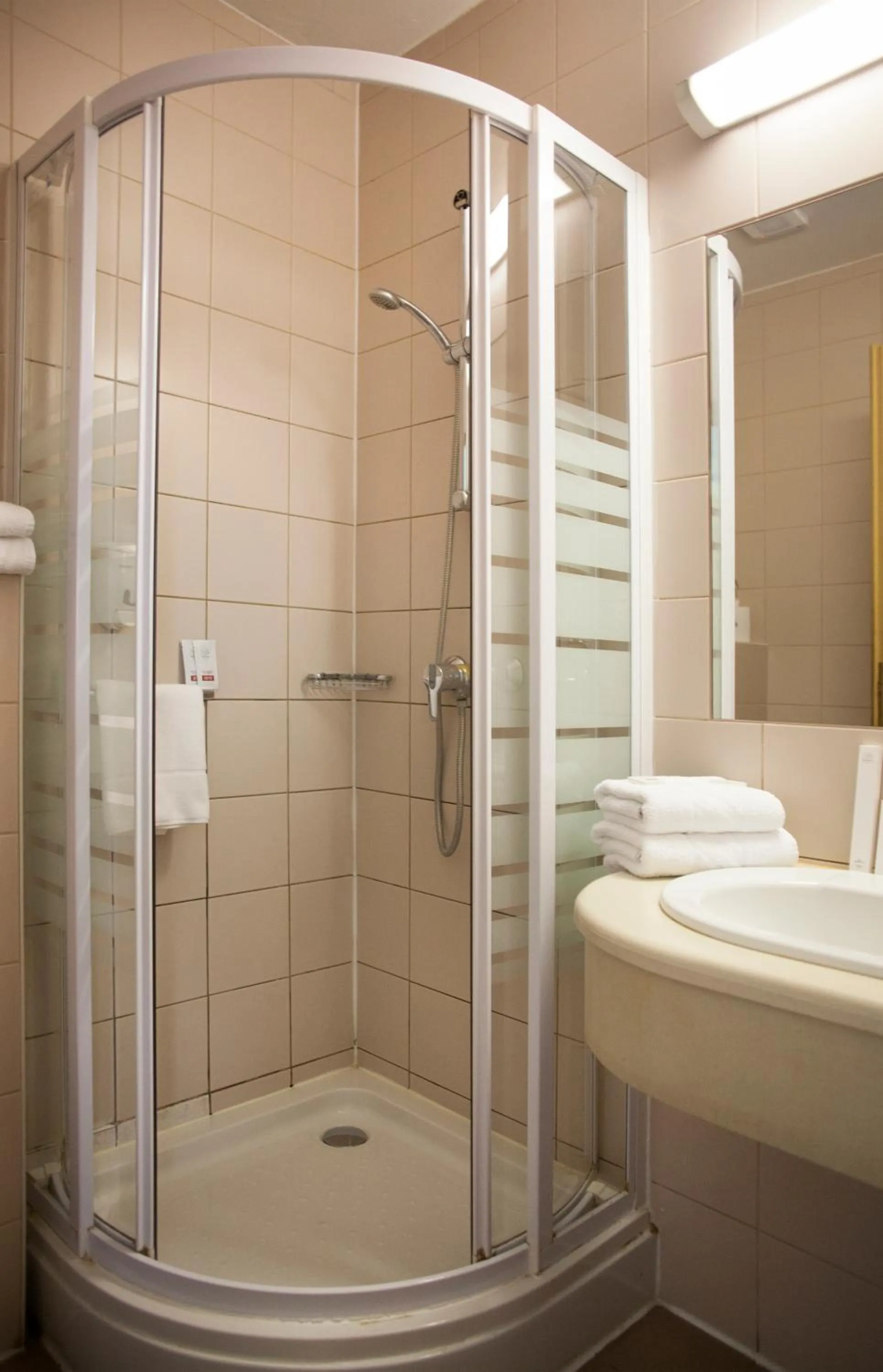 Bathroom in Pilvax Hotel Budapest